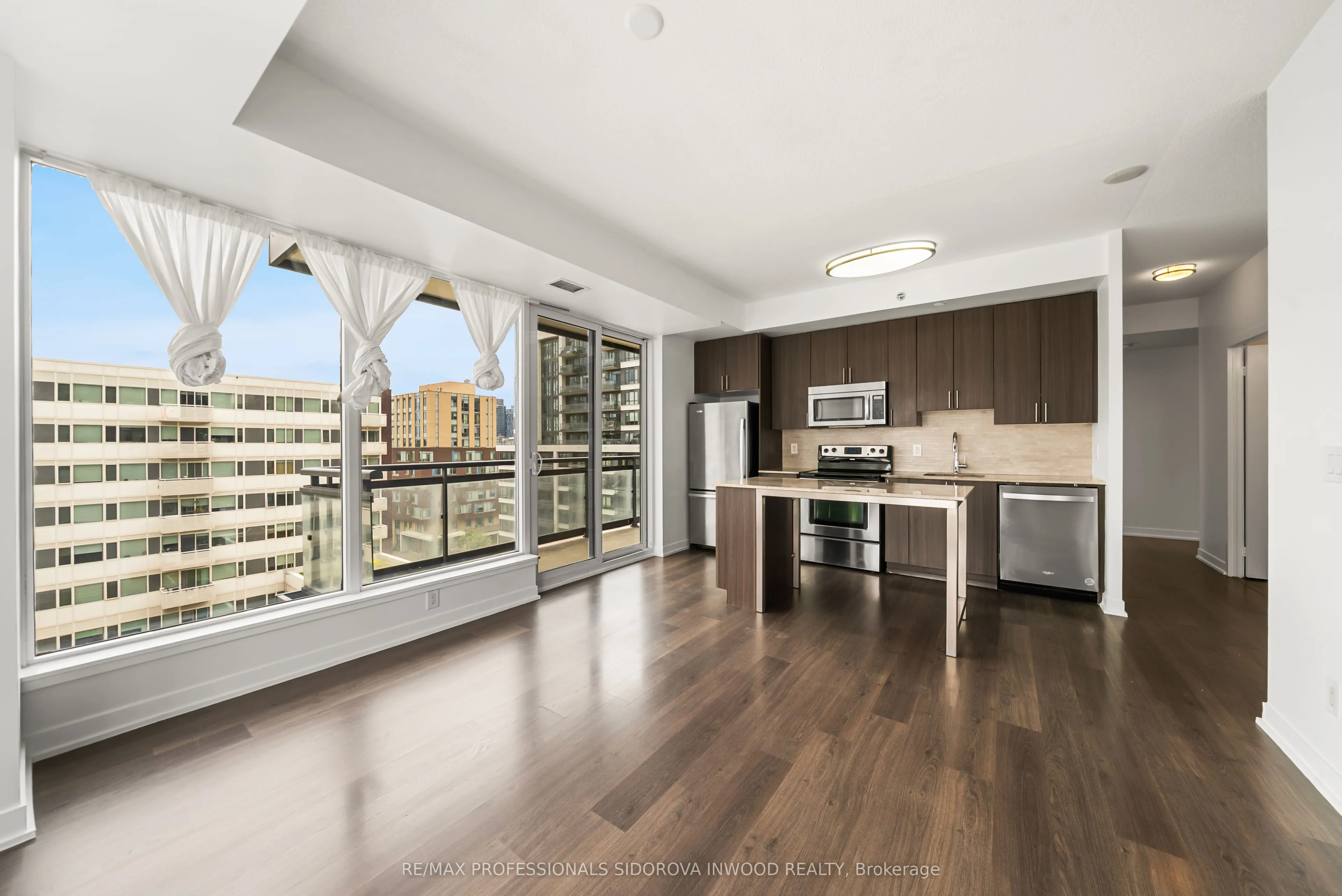 225 Sackville Street #703