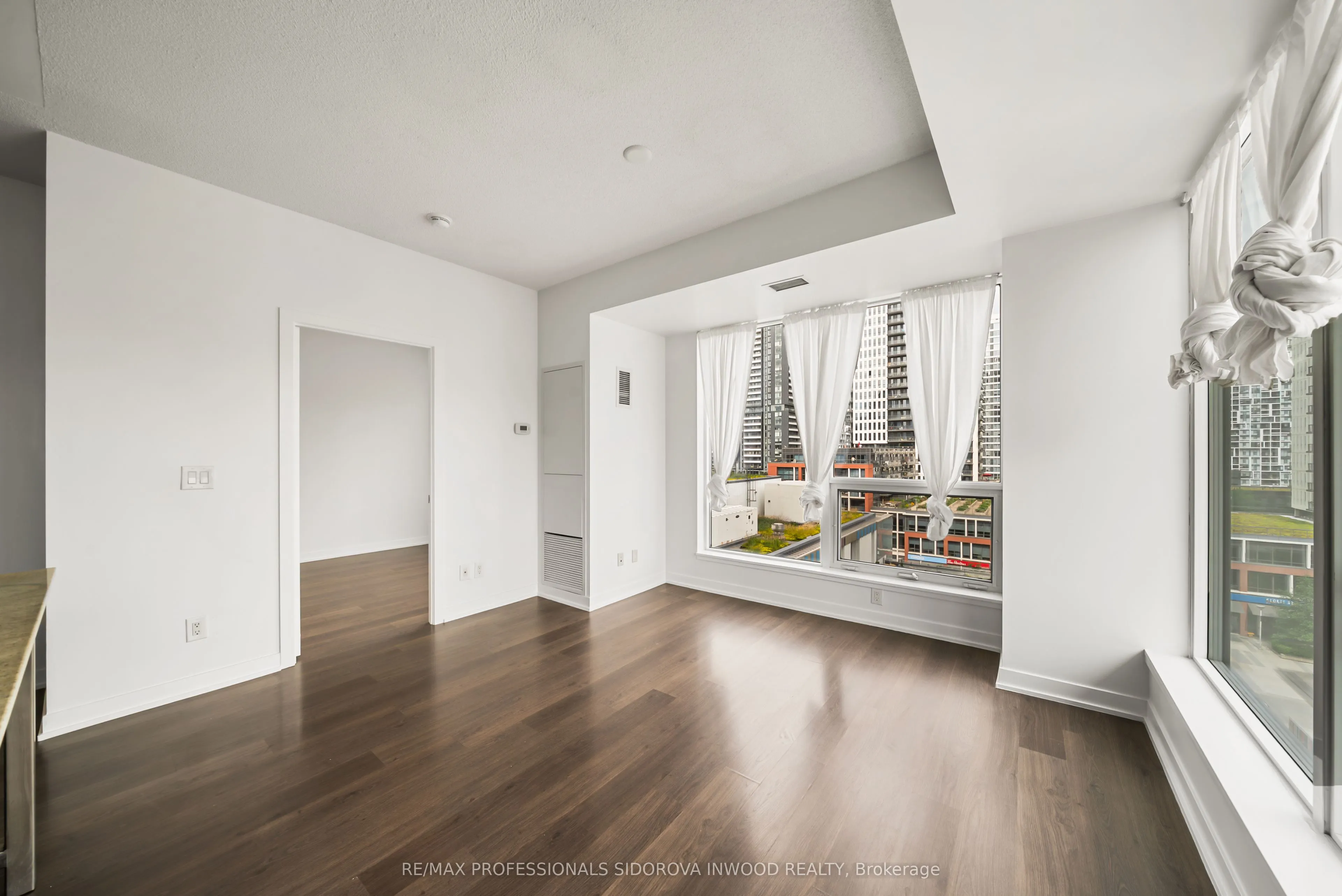 225 Sackville Street #703