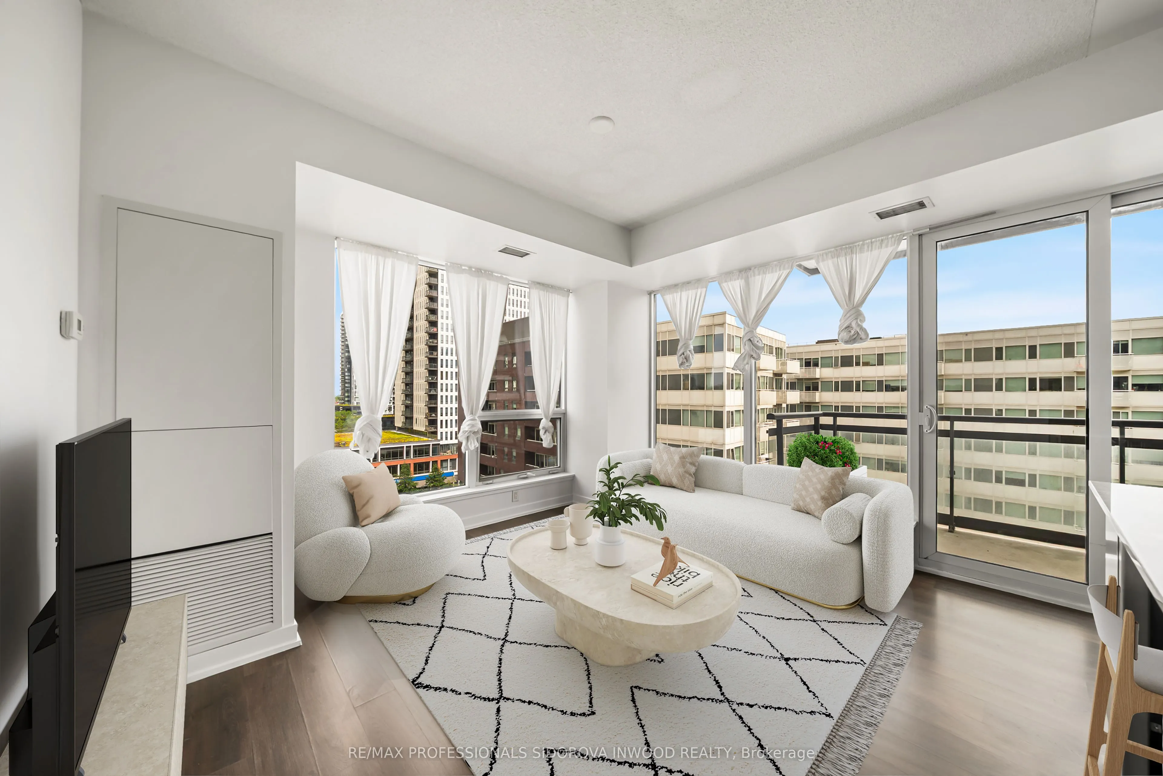 225 Sackville Street #703