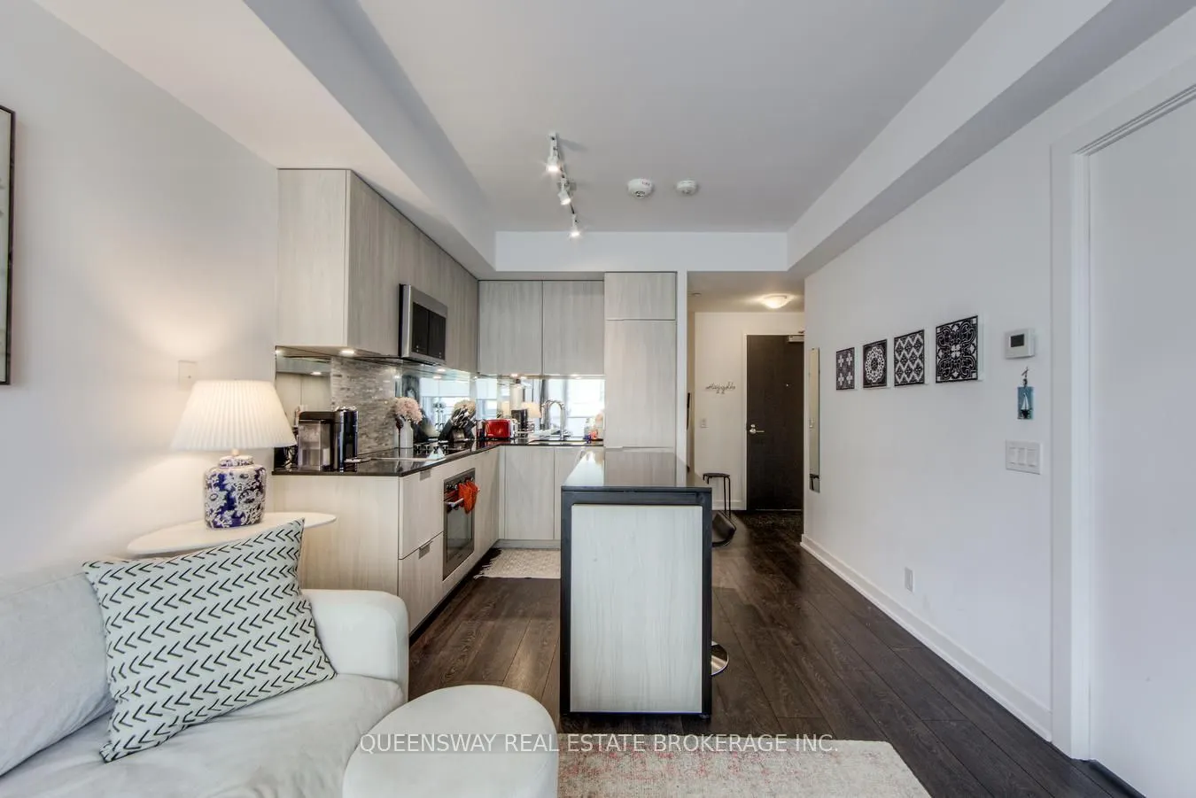 609 Avenue Road #1410