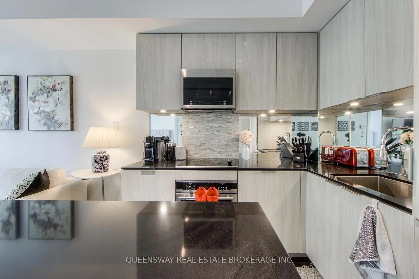 609 Avenue Road #1410