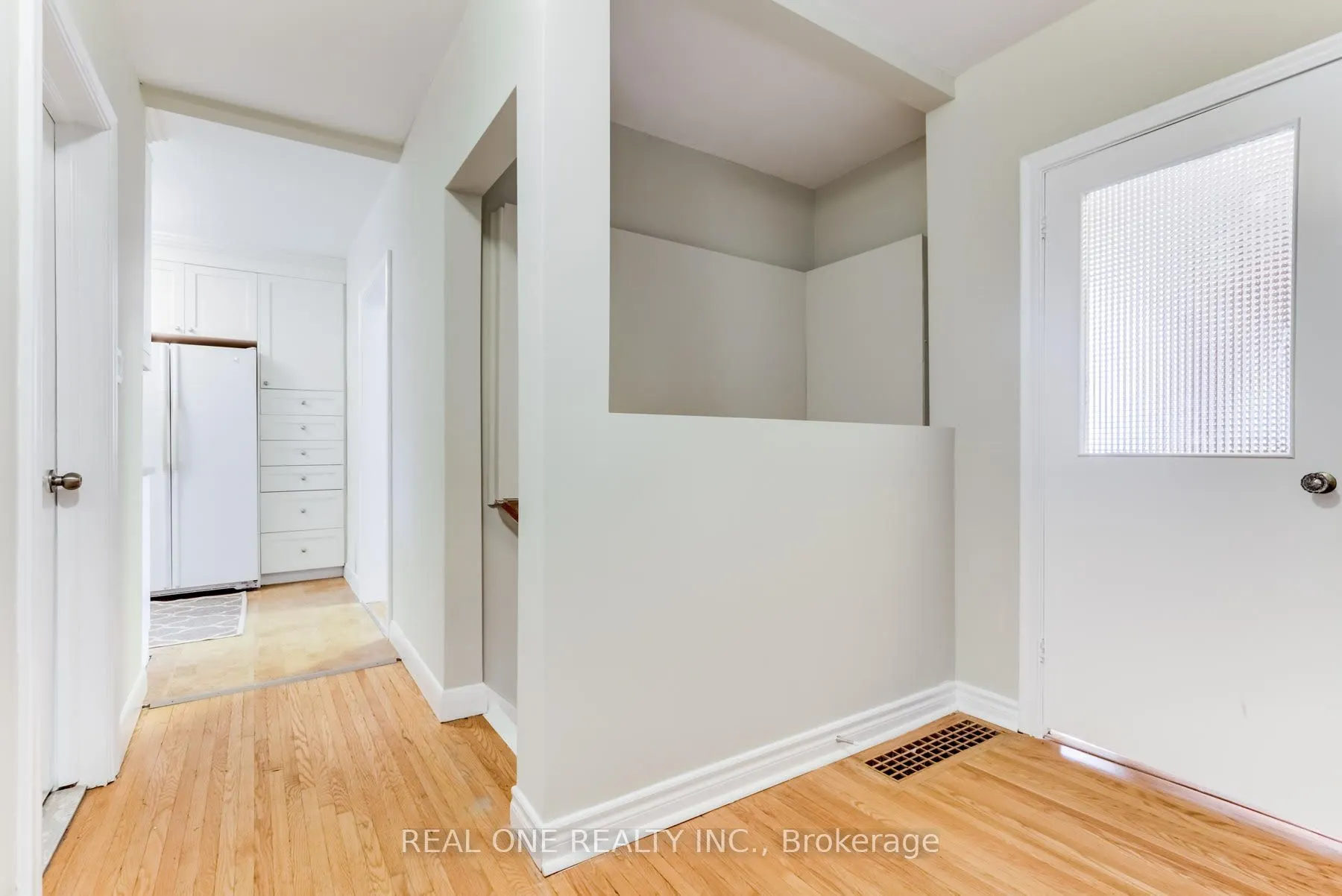 349 Horsham Avenue