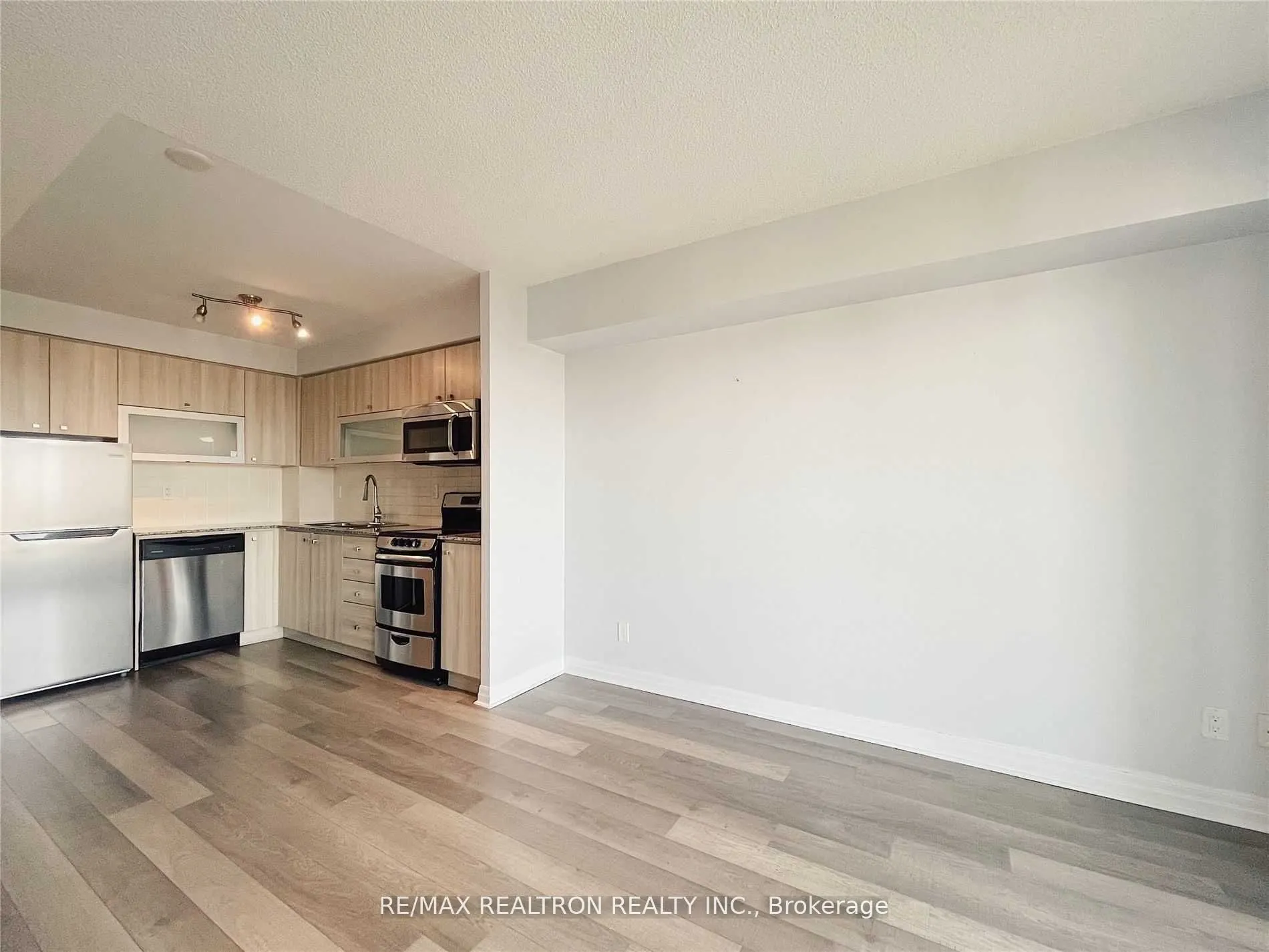 2015 Sheppard Avenue E #2406