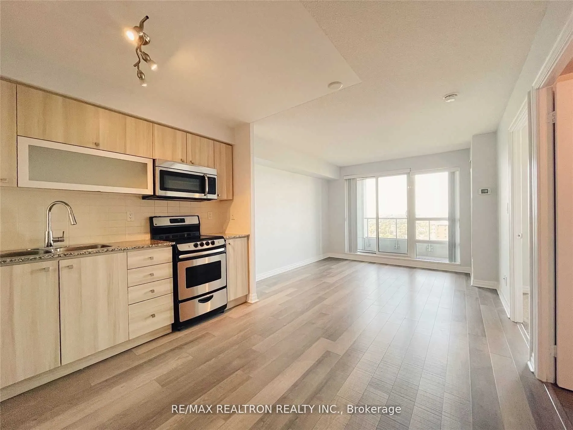 2015 Sheppard Avenue E #2406