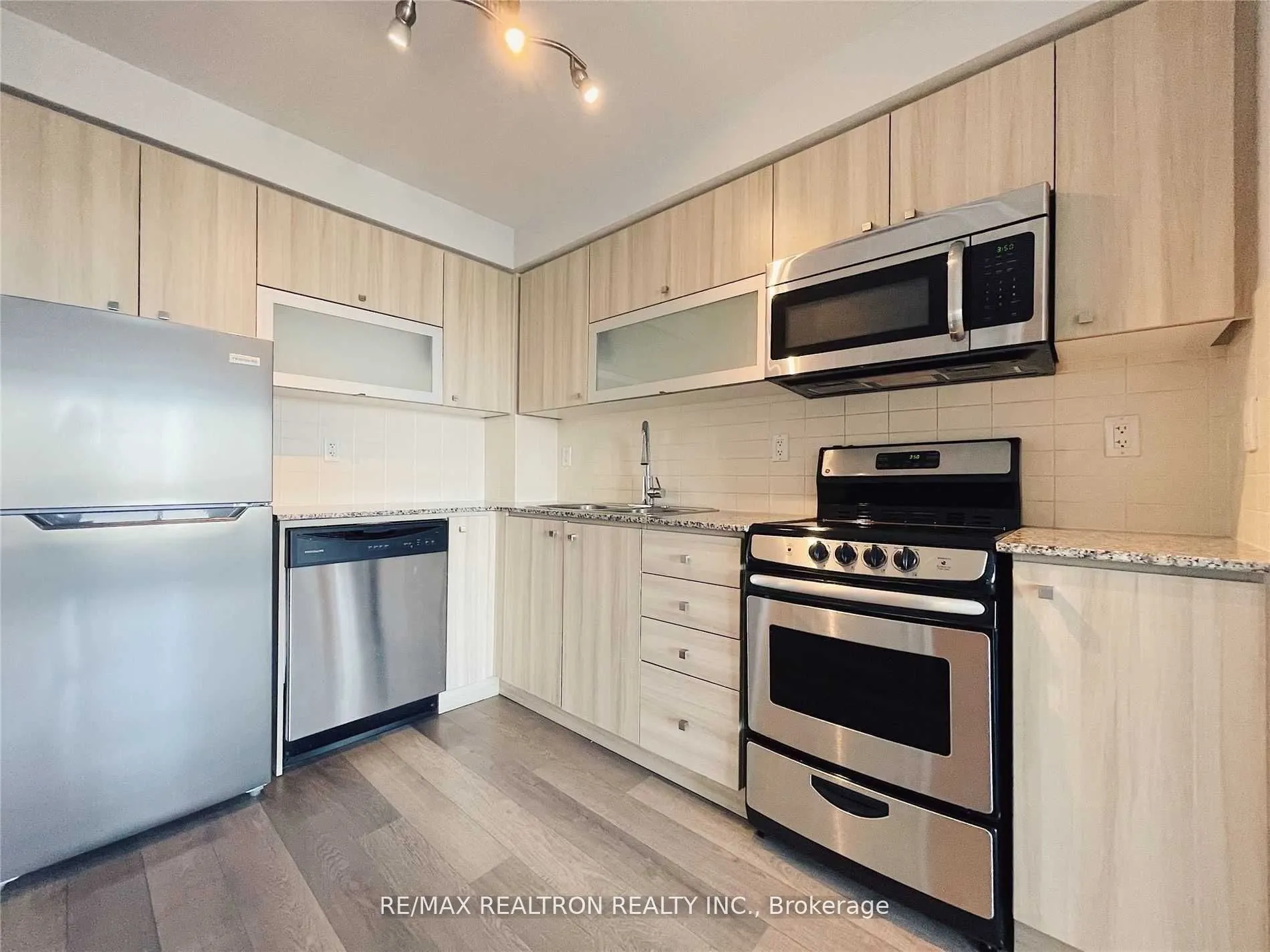 2015 Sheppard Avenue E #2406