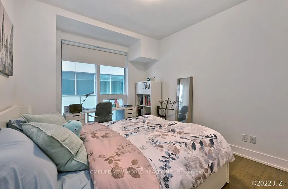 200 Bloor Street W #1601