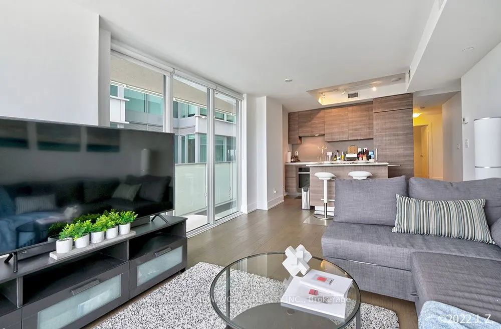 200 Bloor Street W #1601