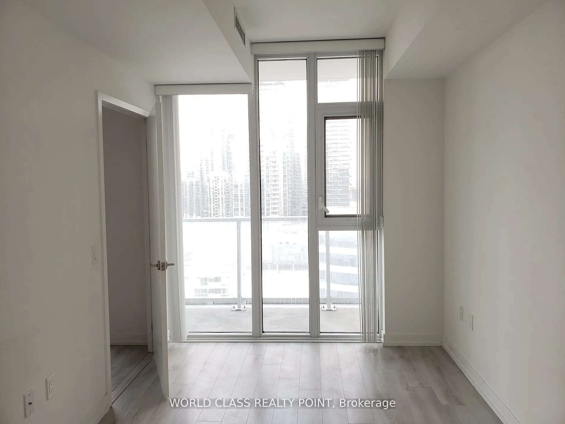 33 Helendale Avenue #1404