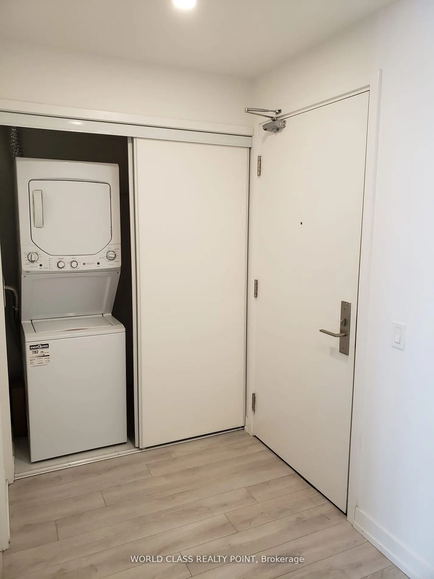 33 Helendale Avenue #1404