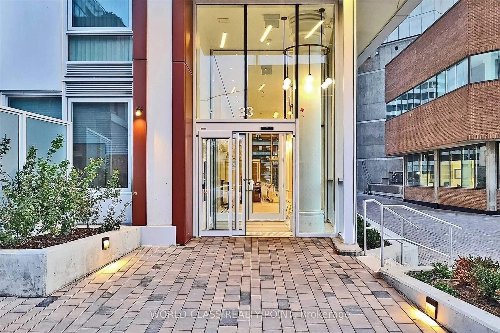 33 Helendale Avenue #1404