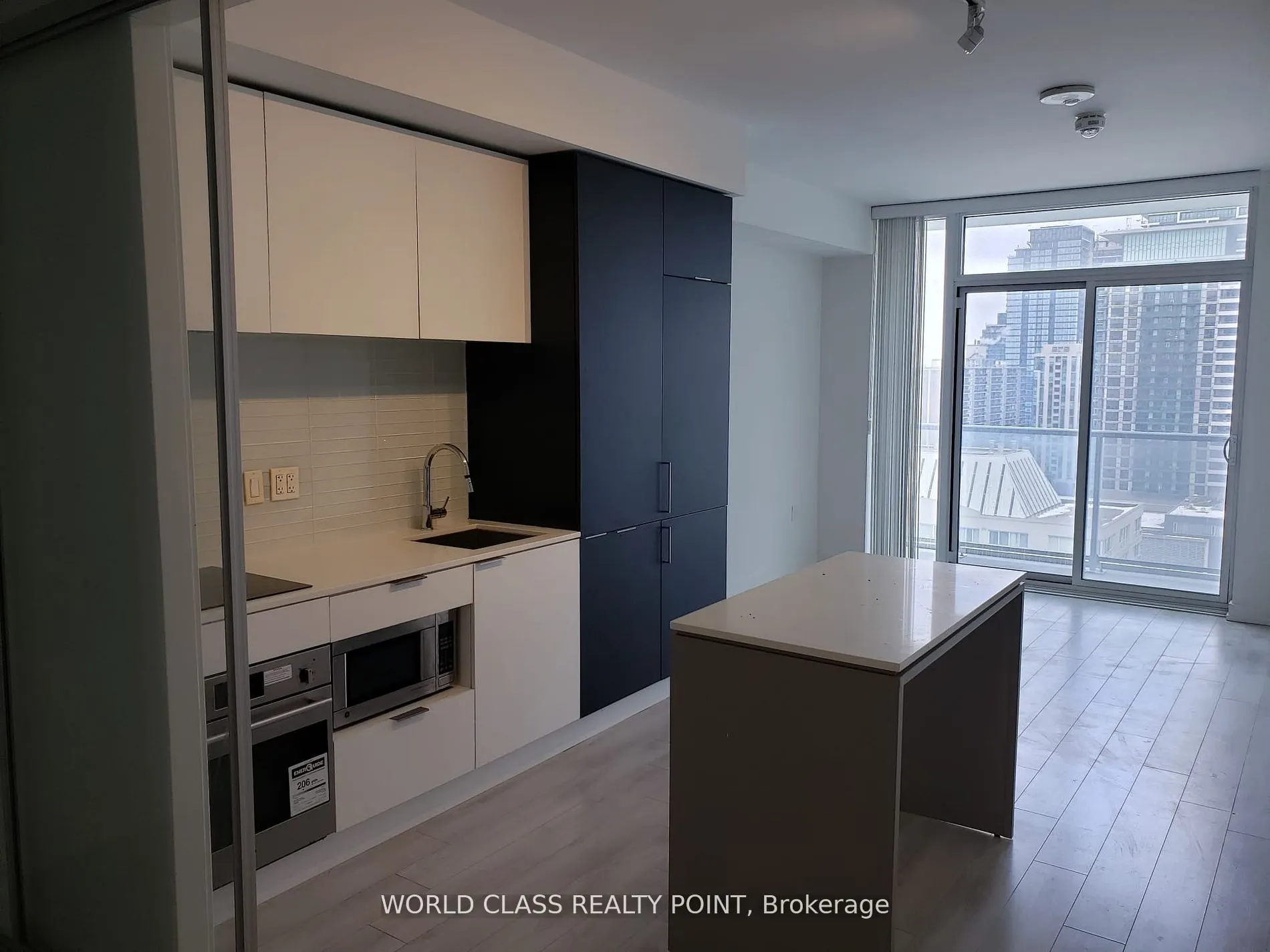 33 Helendale Avenue #1404