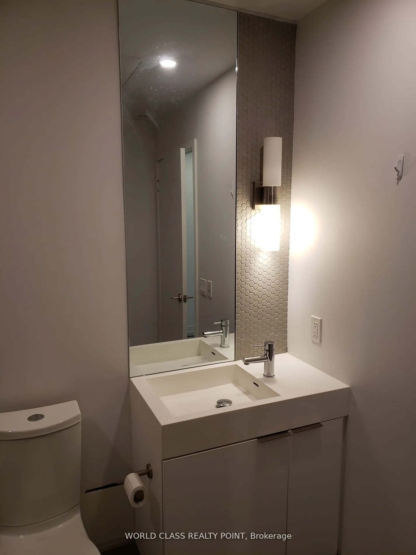 33 Helendale Avenue #1404