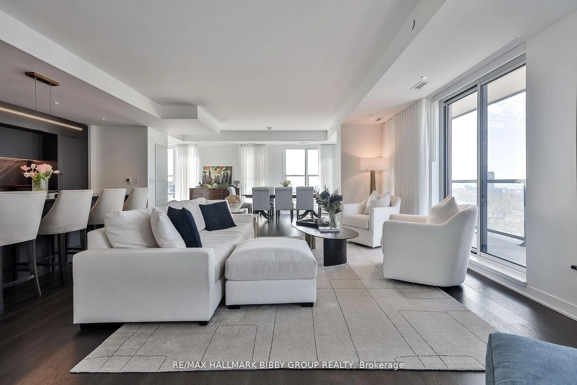 185 Alberta Avenue #1105