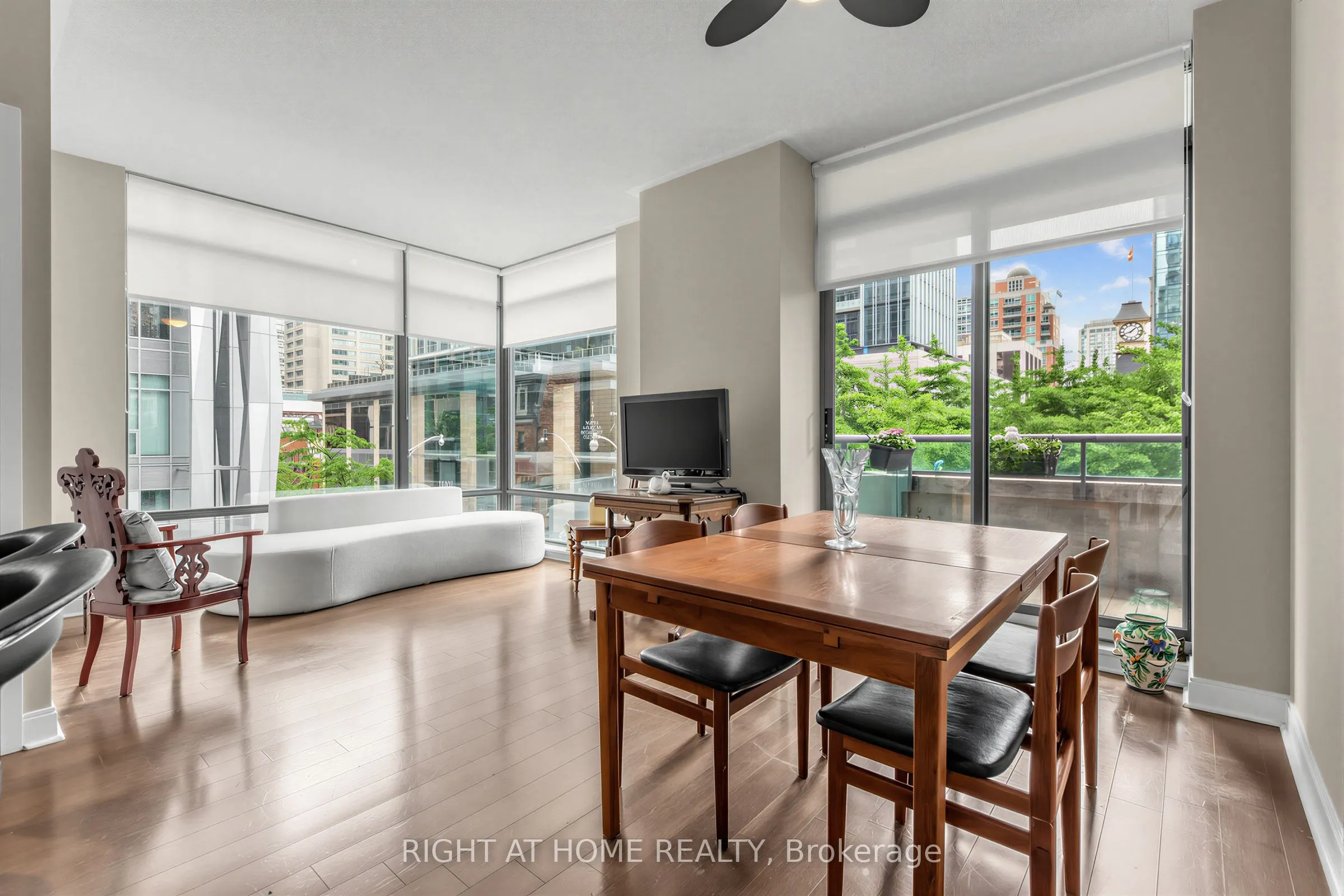 18 Yorkville Avenue #305