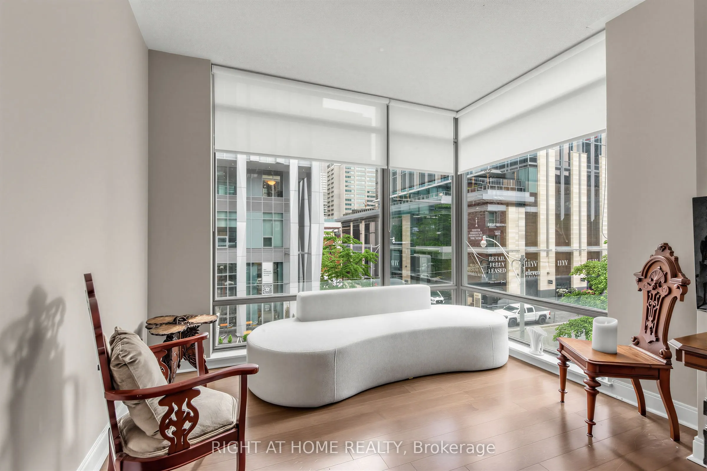 18 Yorkville Avenue #305