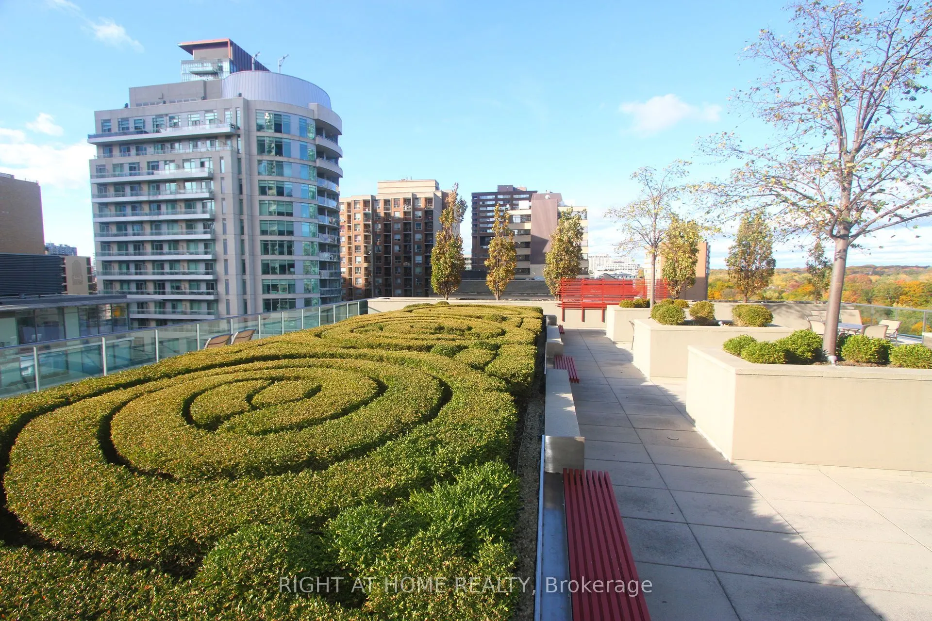18 Yorkville Avenue #305