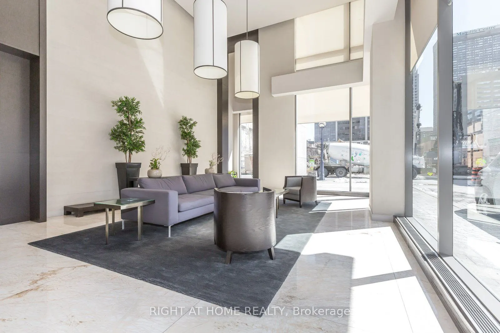 18 Yorkville Avenue #305