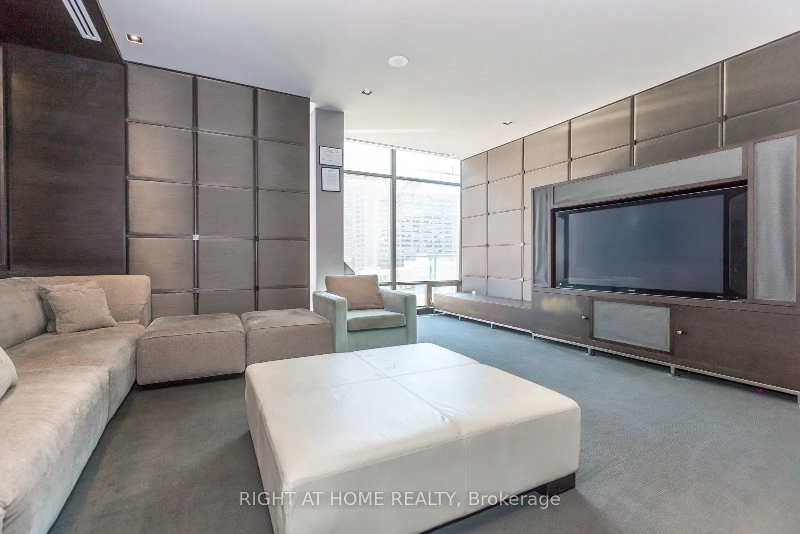 18 Yorkville Avenue #305