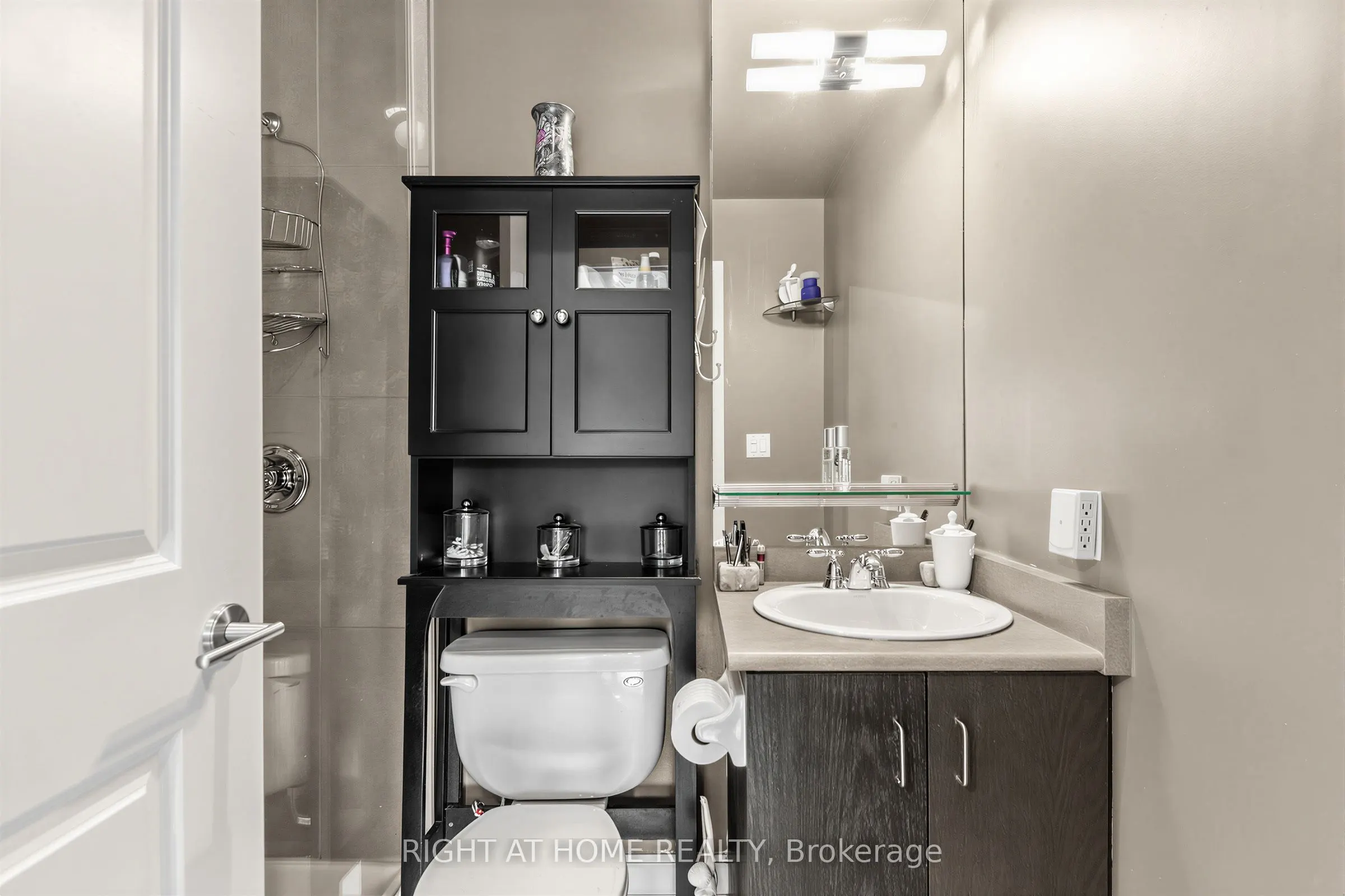 18 Yorkville Avenue #305