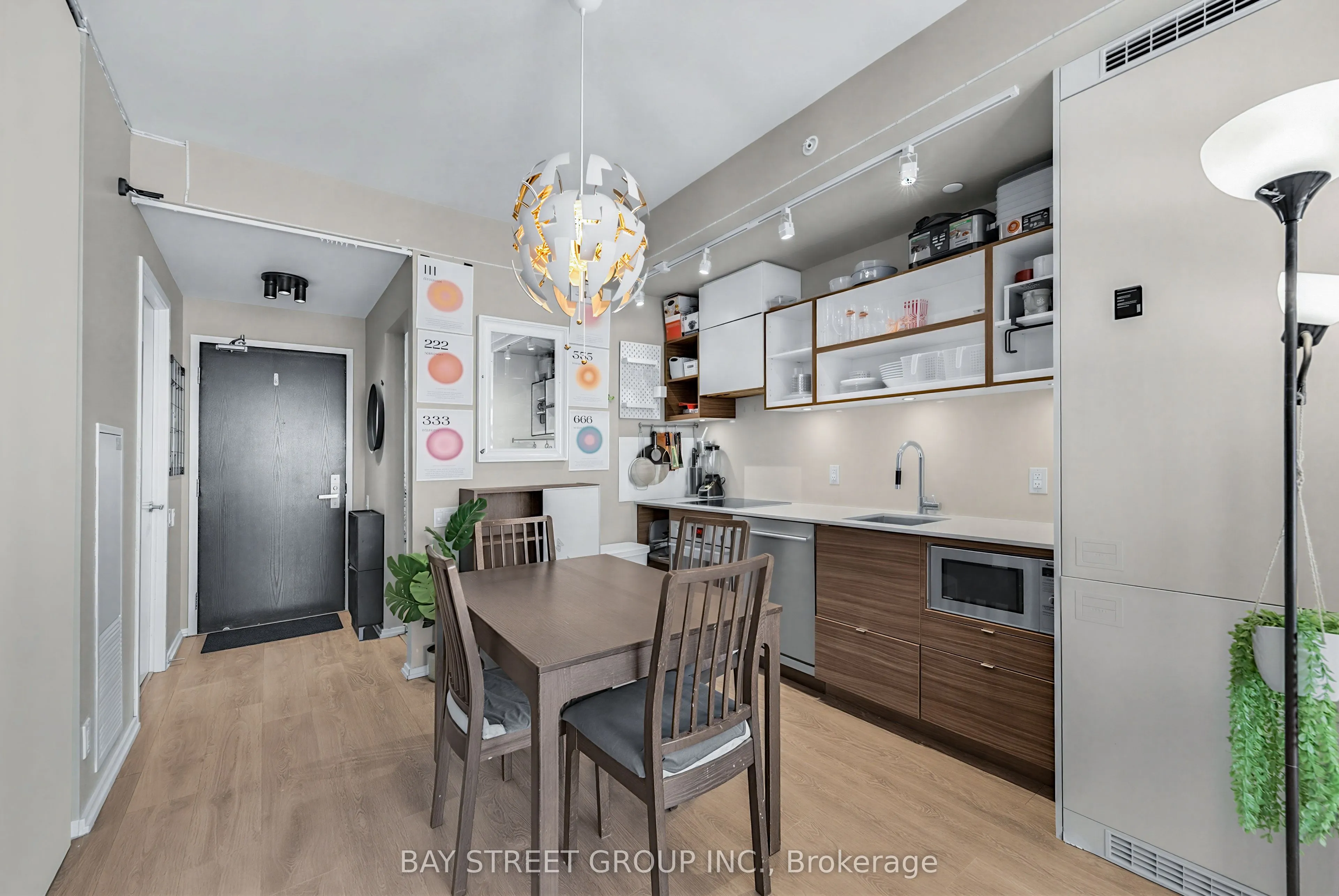 125 Peter Street #1803