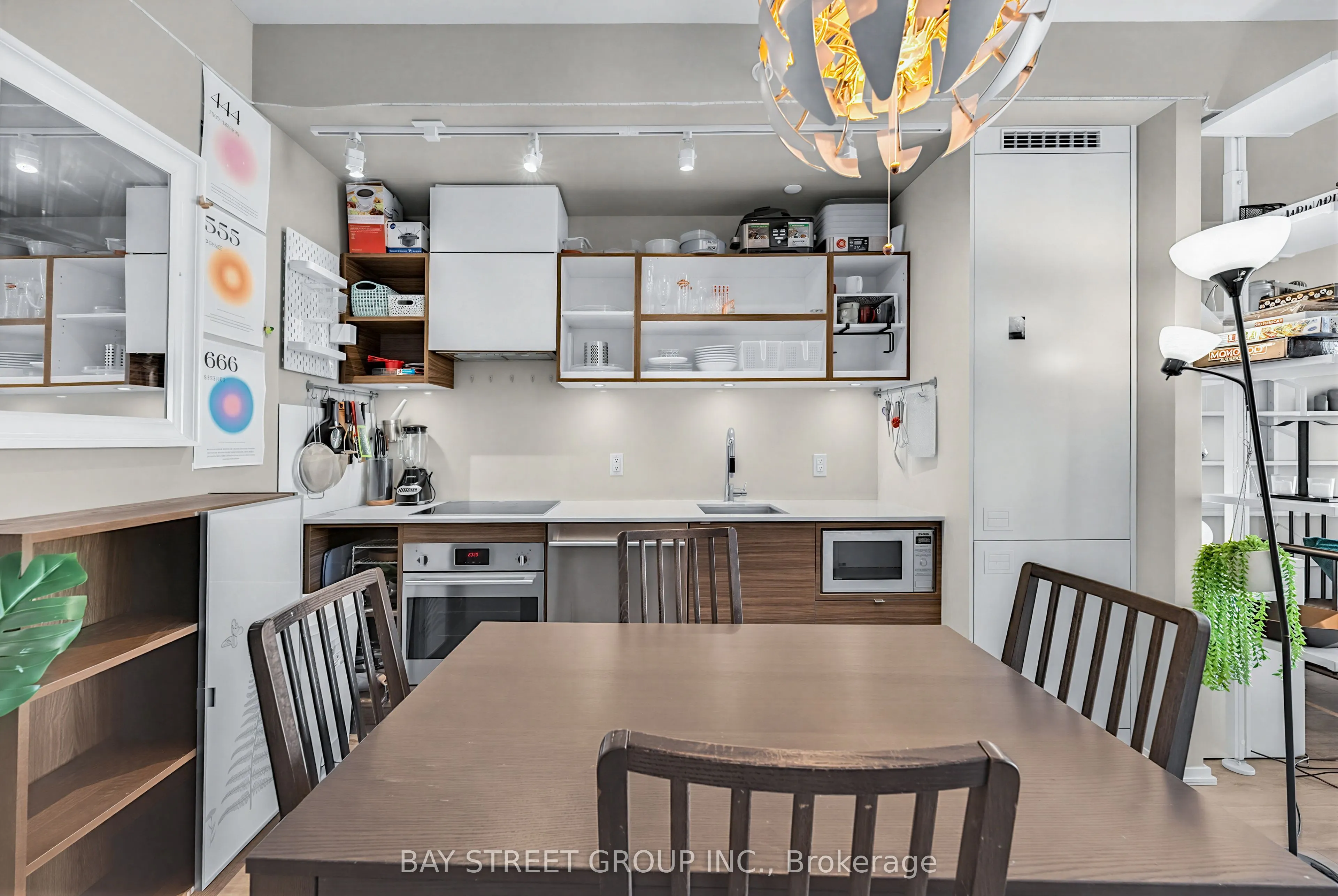 125 Peter Street #1803
