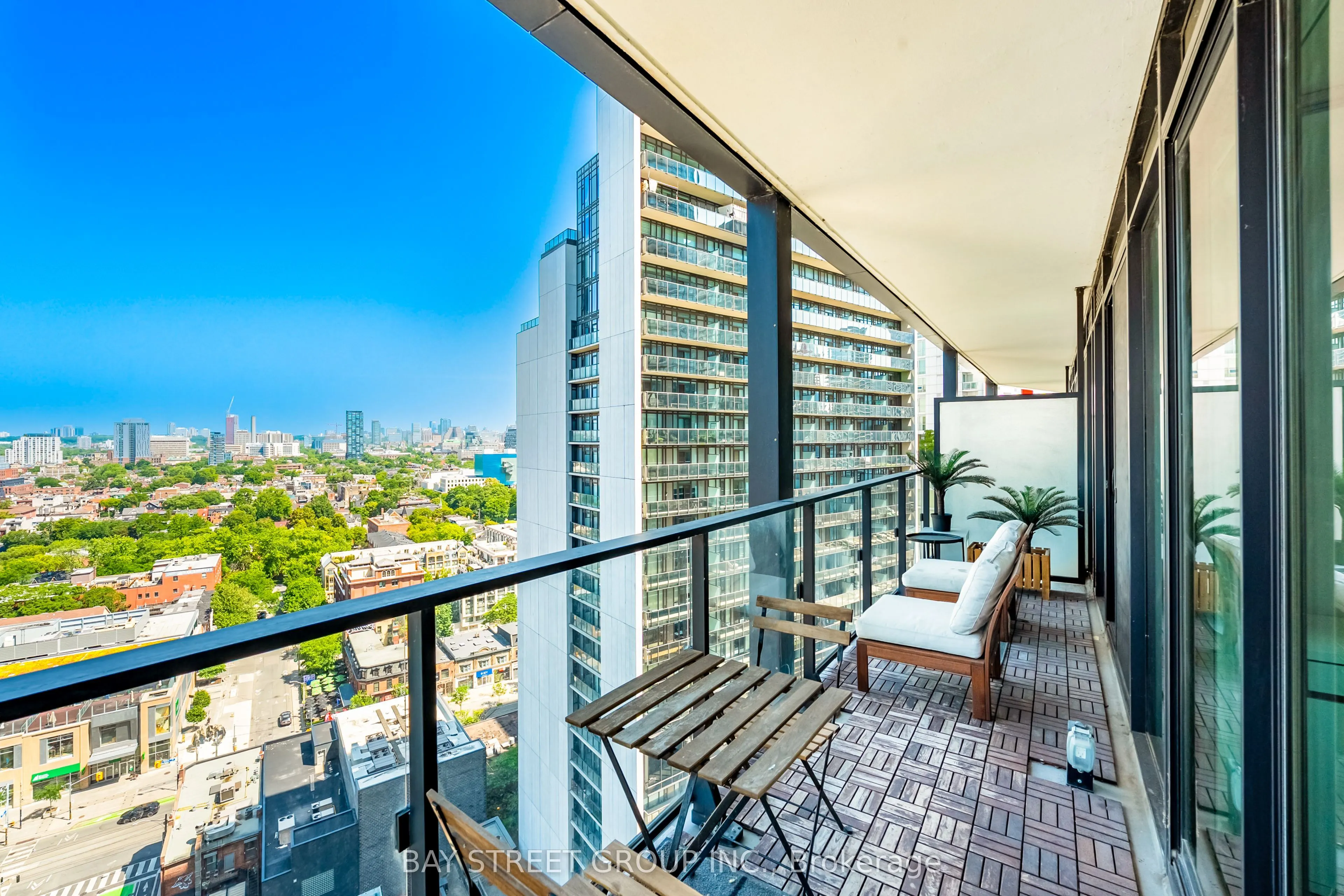 125 Peter Street #1803