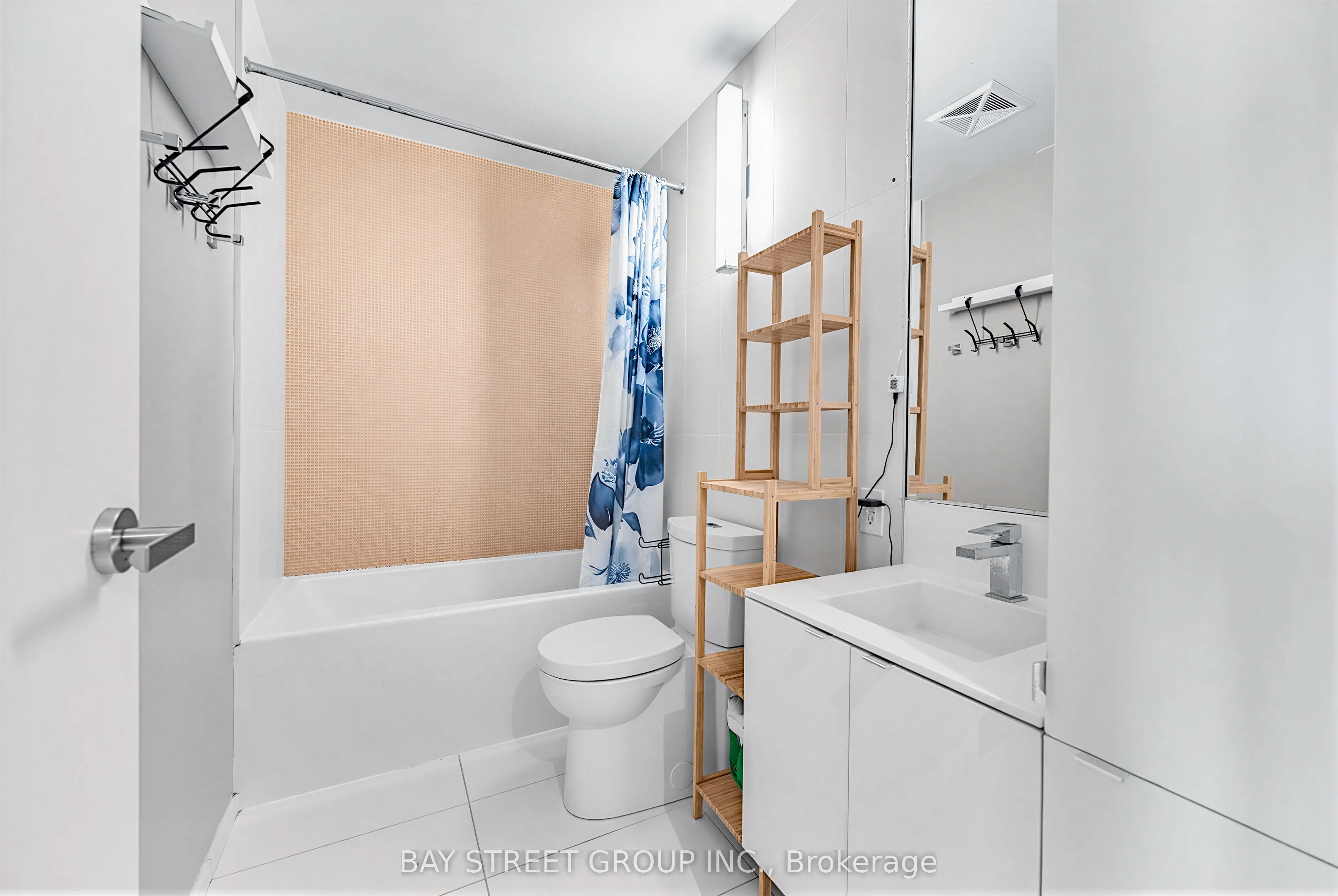 125 Peter Street #1803