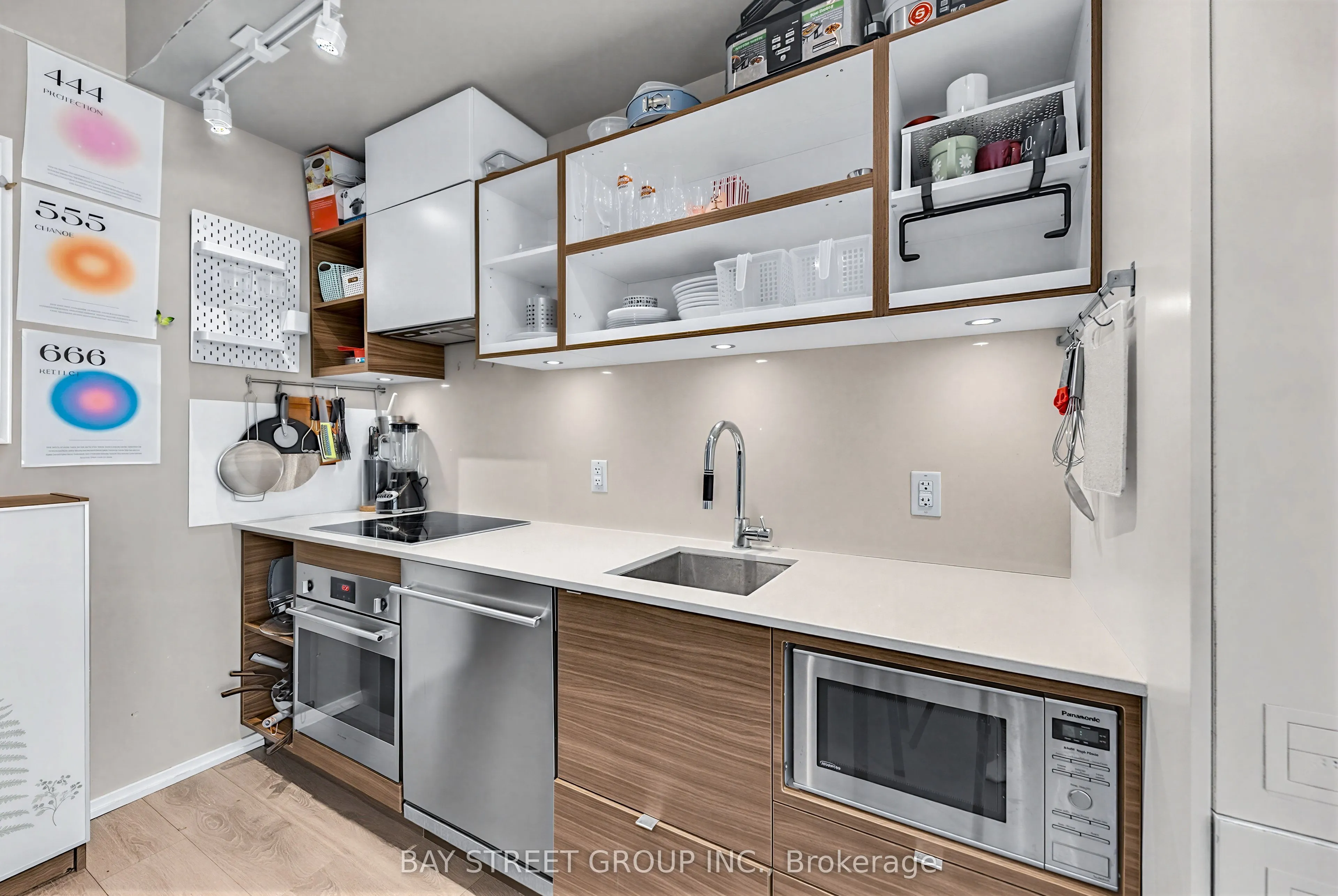 125 Peter Street #1803