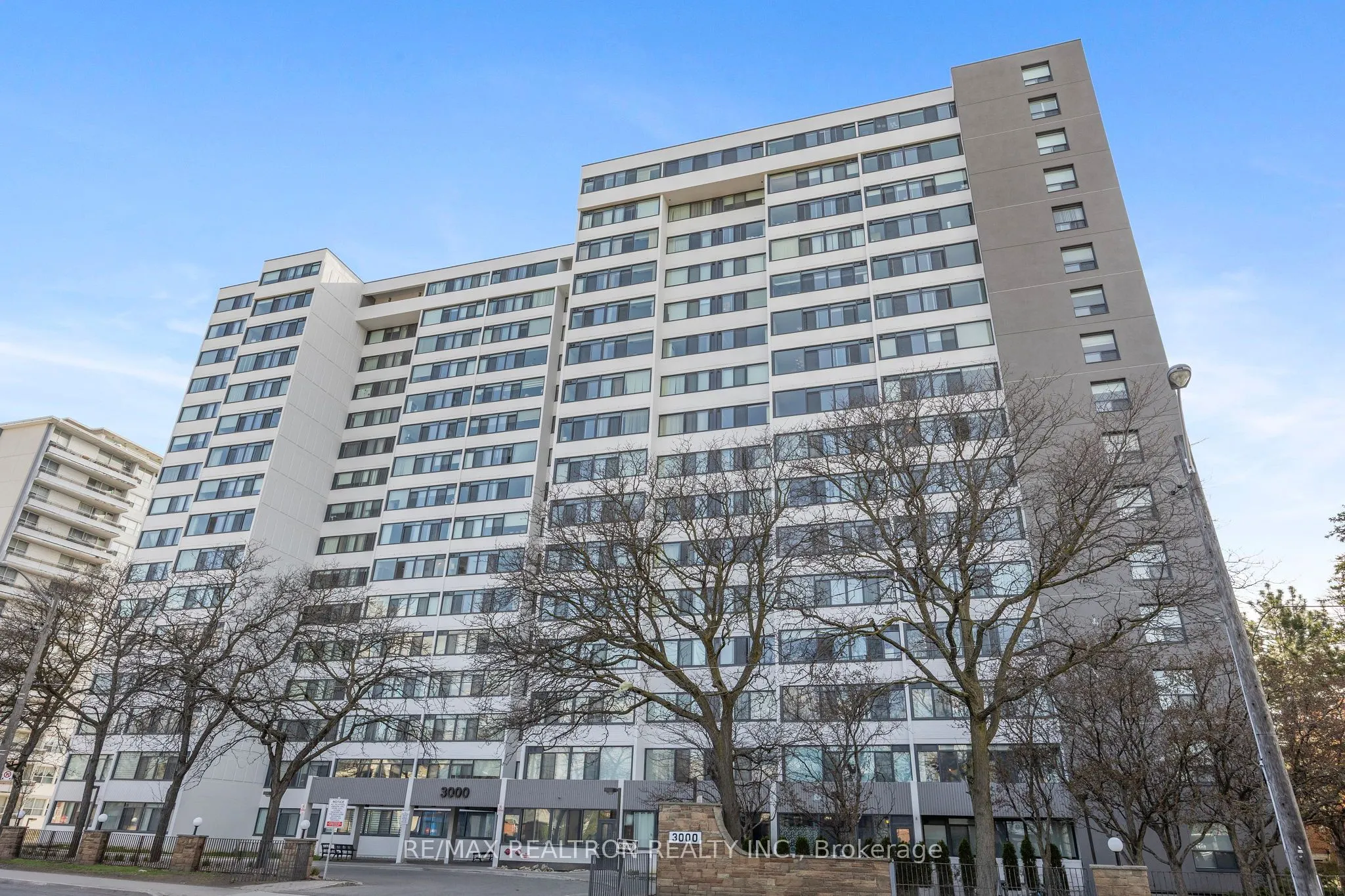 3000 Bathurst Street #PH3