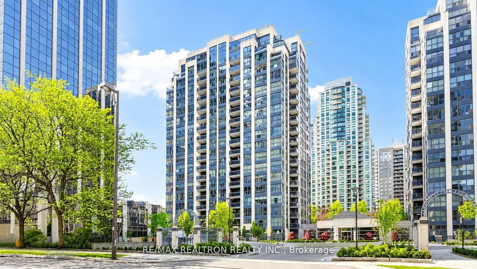 18 Hollywood Avenue #1707