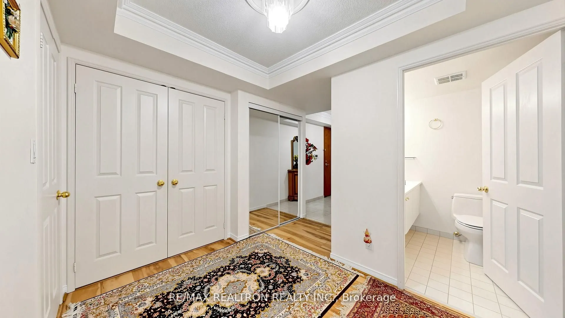 18 Hollywood Avenue #1707