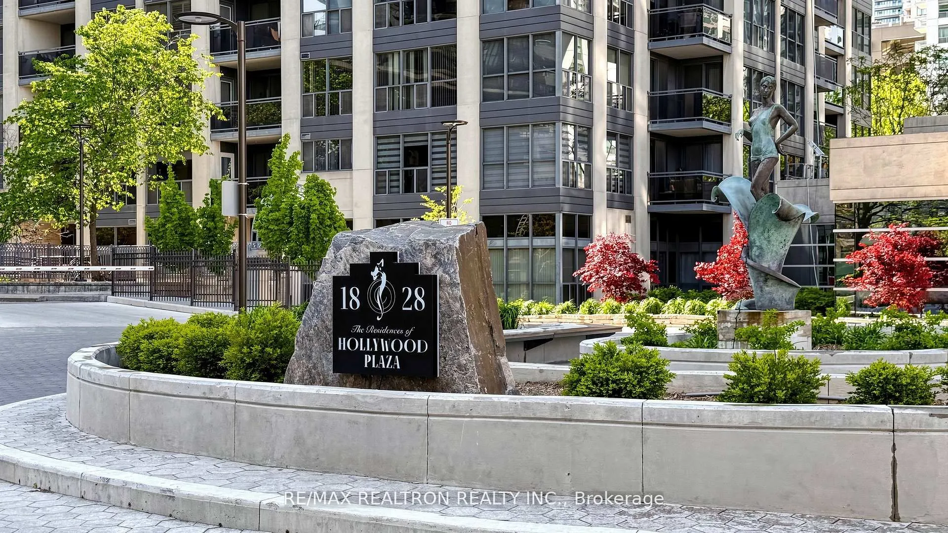 18 Hollywood Avenue #1707