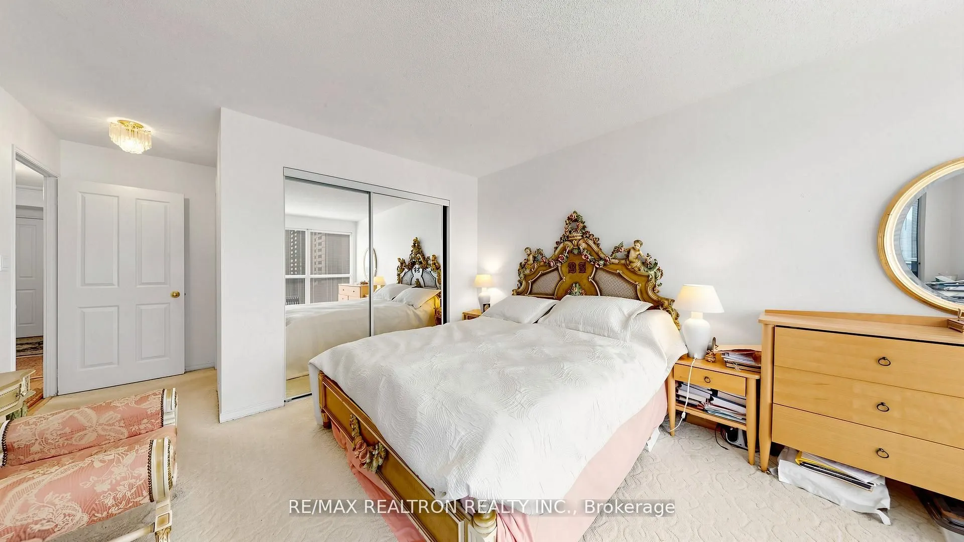 18 Hollywood Avenue #1707
