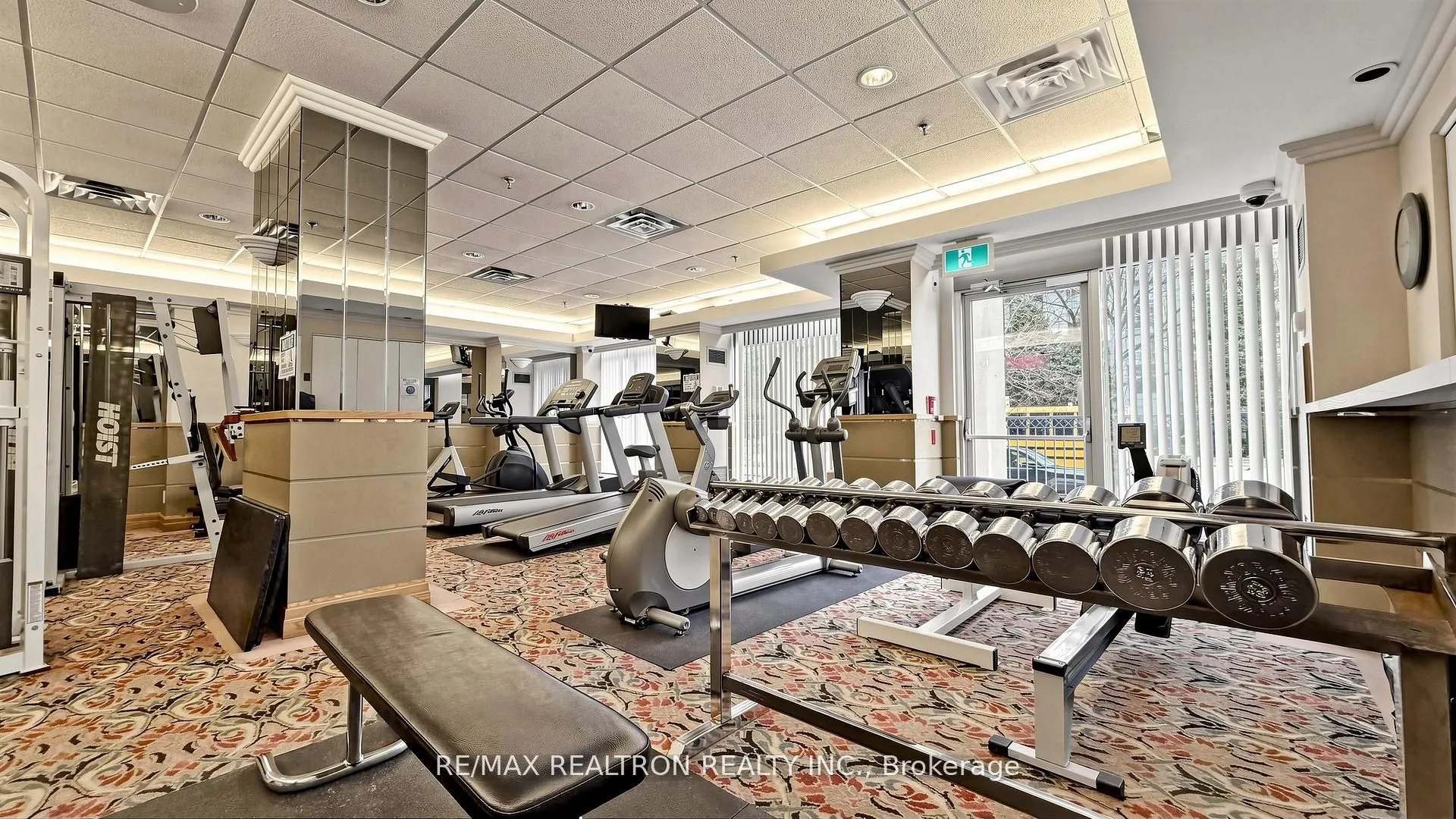 18 Hollywood Avenue #1707
