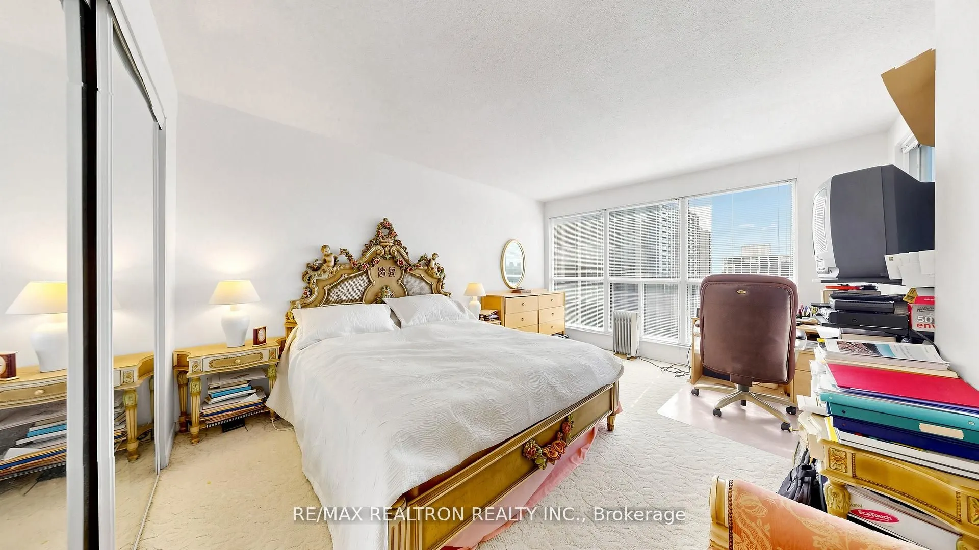18 Hollywood Avenue #1707