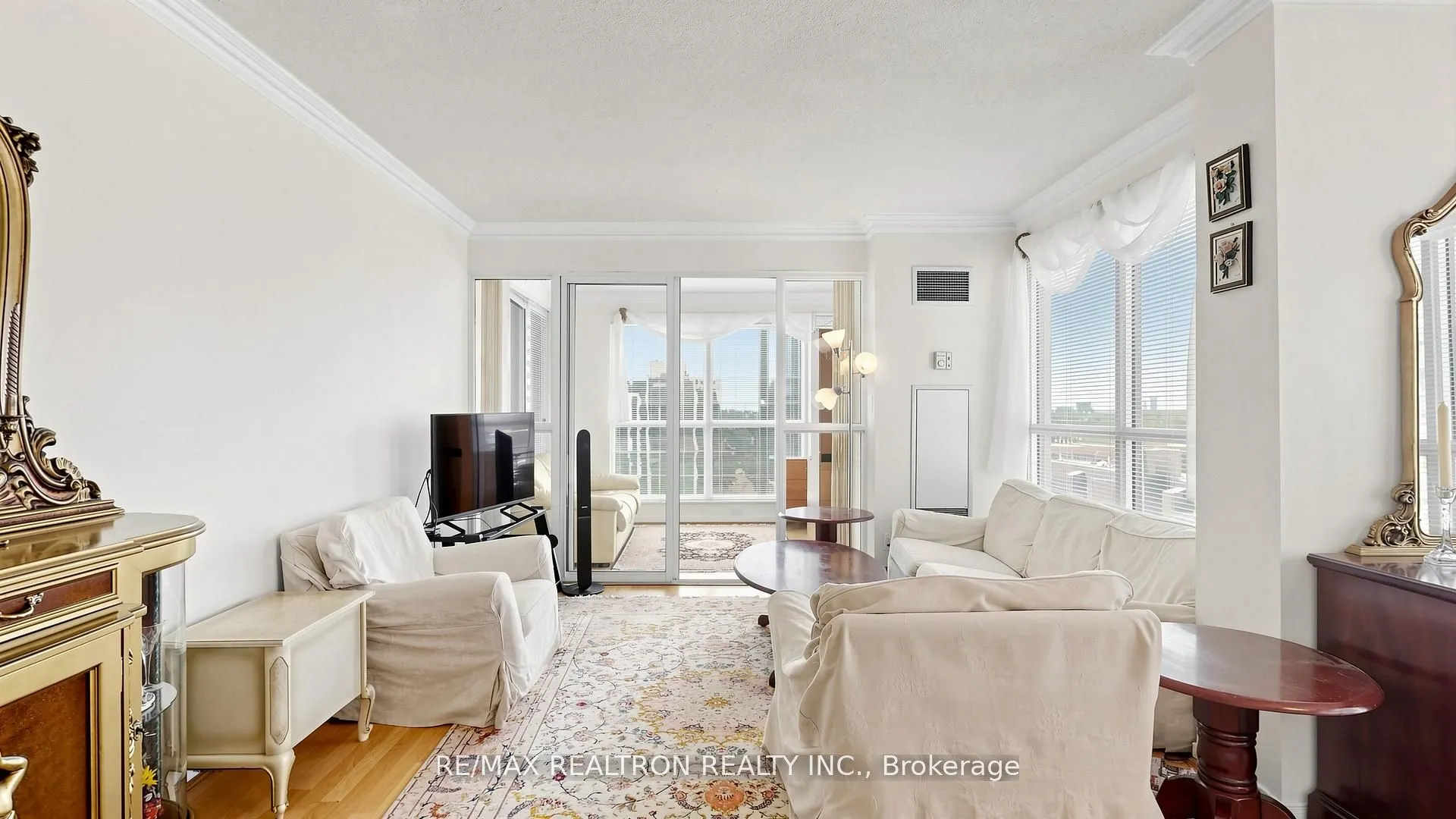 18 Hollywood Avenue #1707