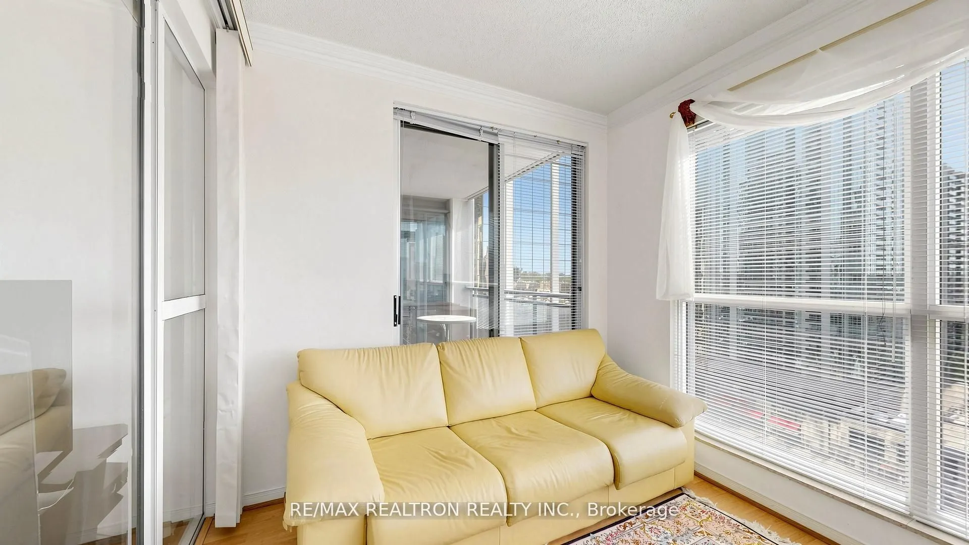 18 Hollywood Avenue #1707