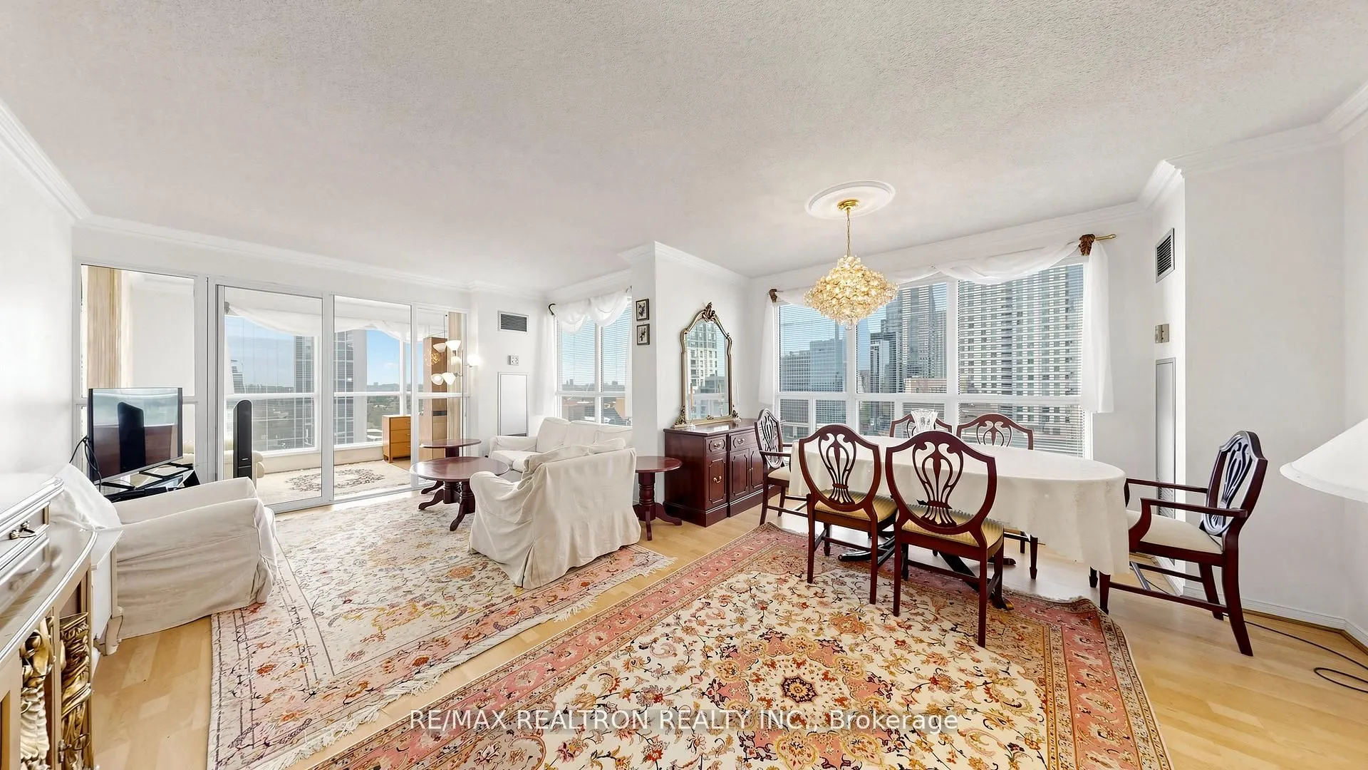 18 Hollywood Avenue #1707