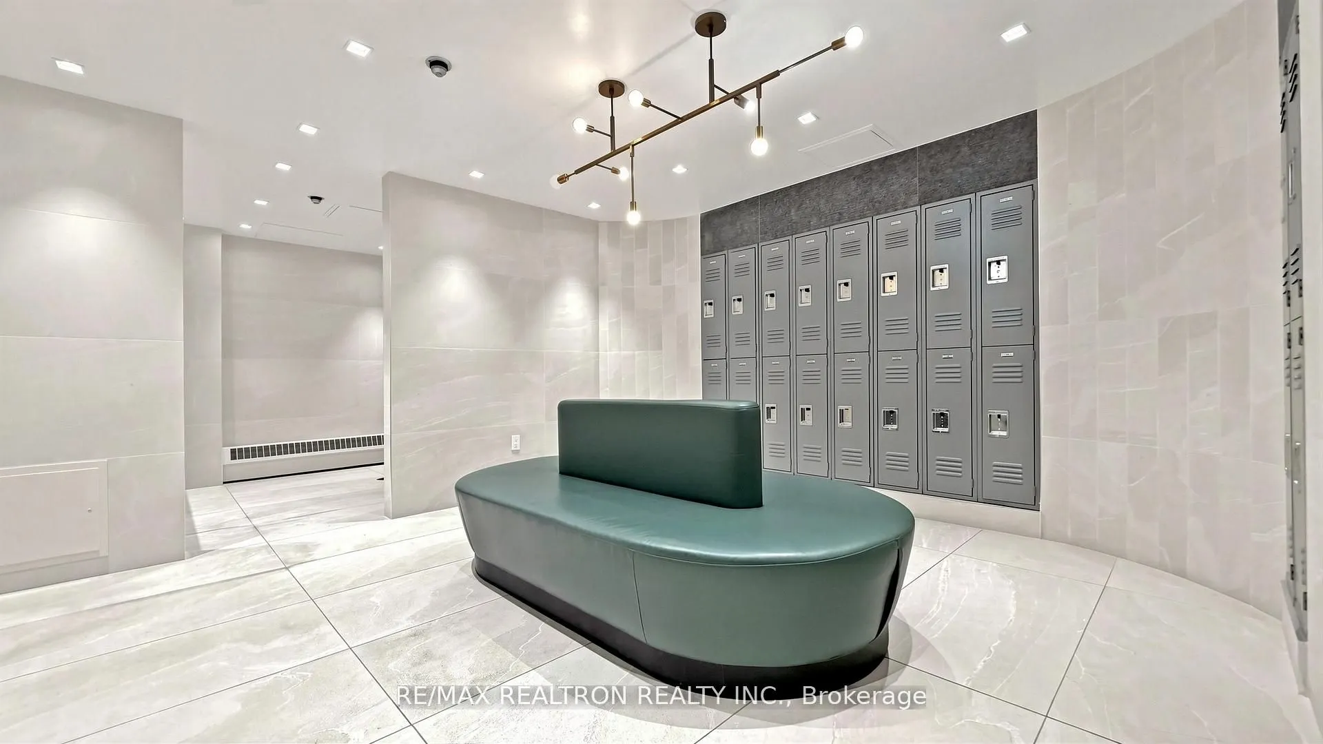 18 Hollywood Avenue #1707