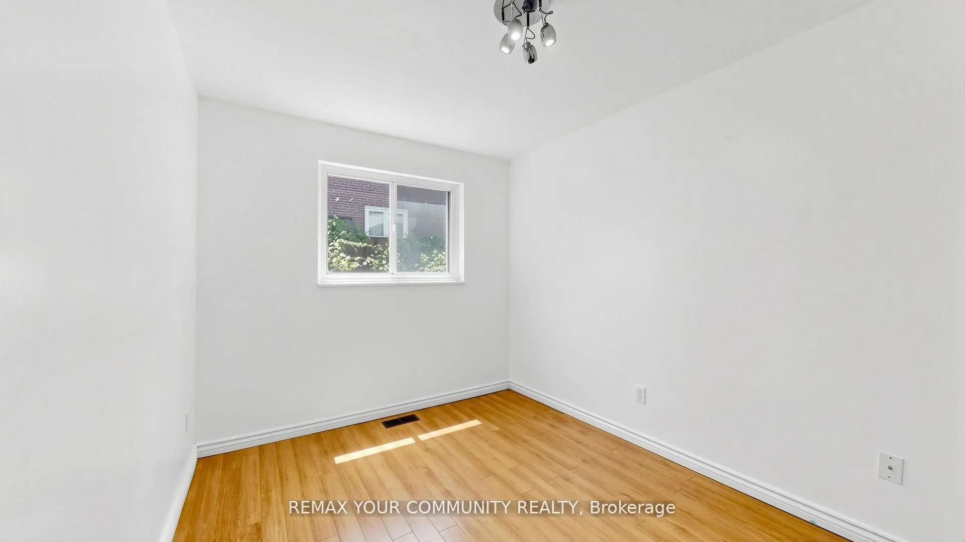 23 Lesgay Crescent