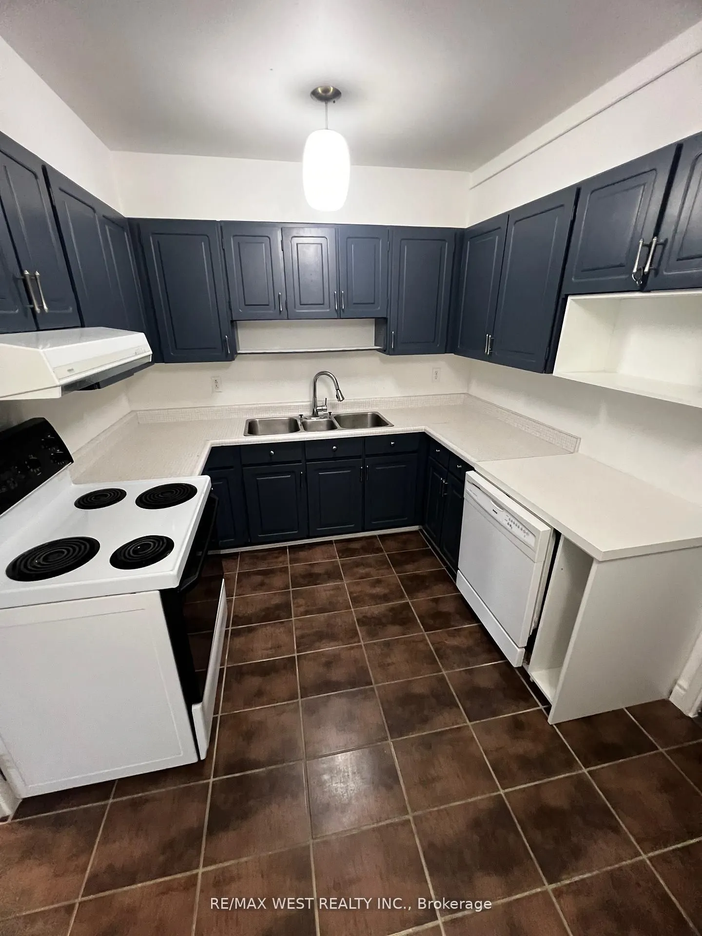 130 Neptune Drive #202