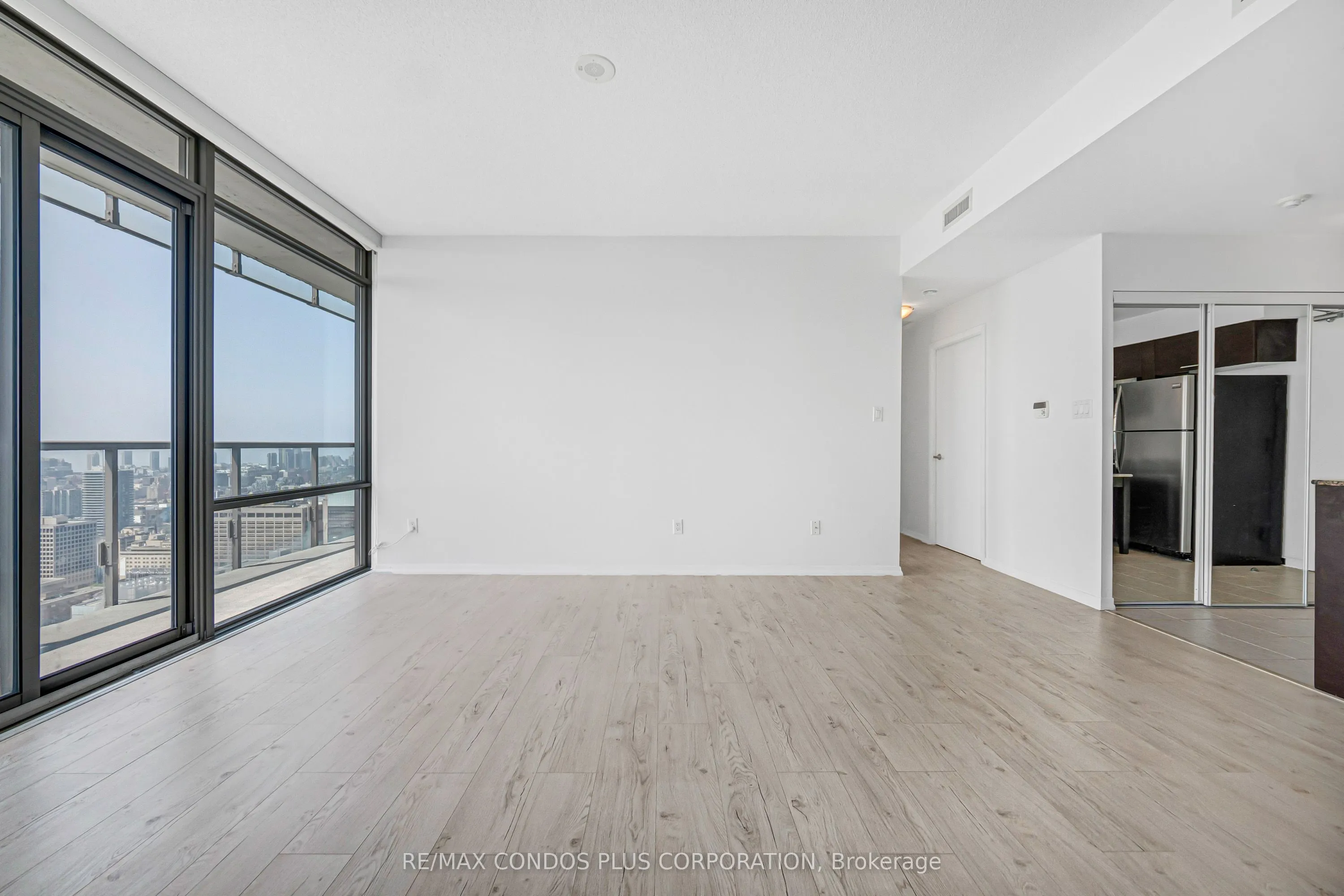 38 Grenville Street #4404
