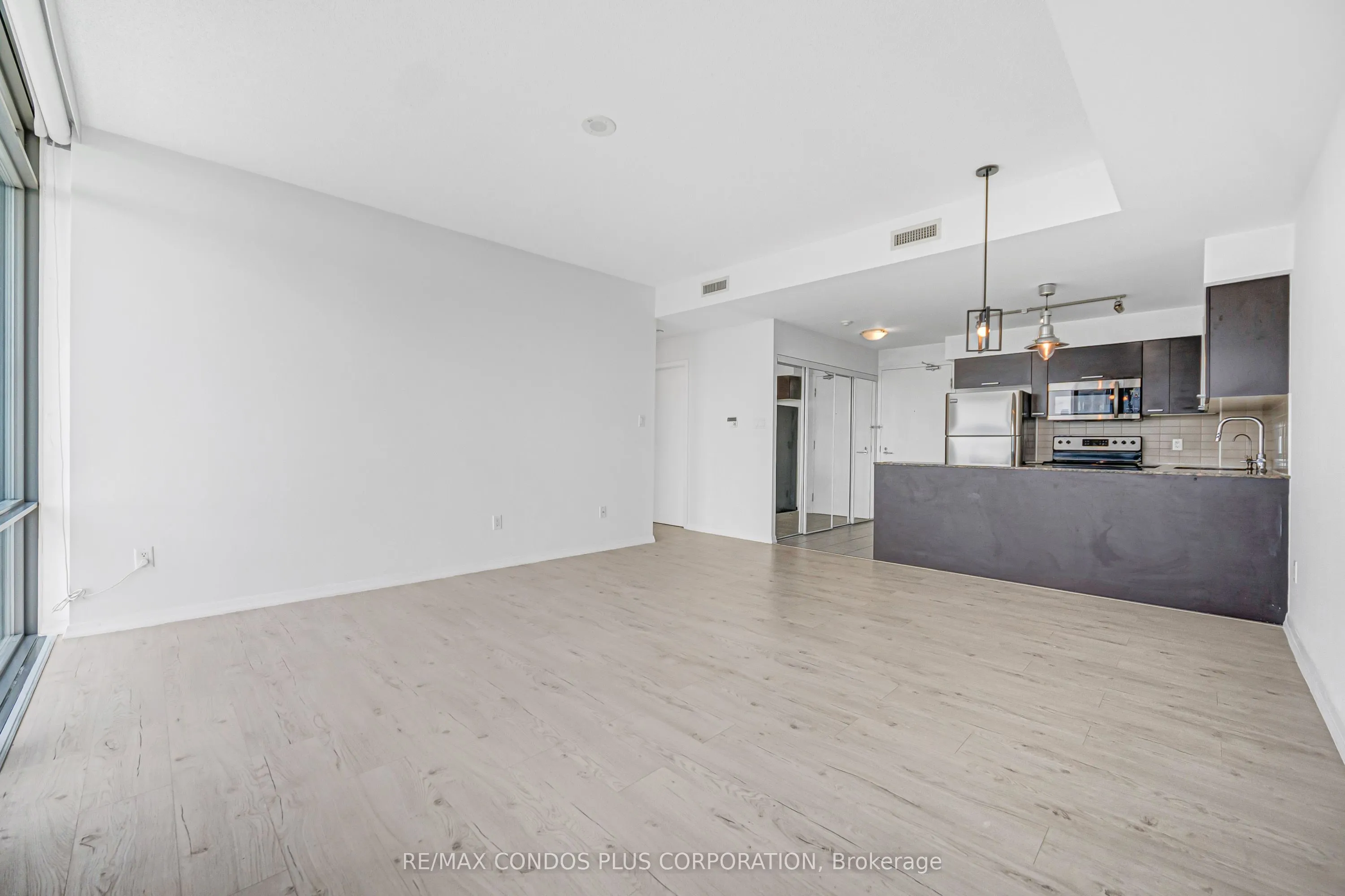 38 Grenville Street #4404