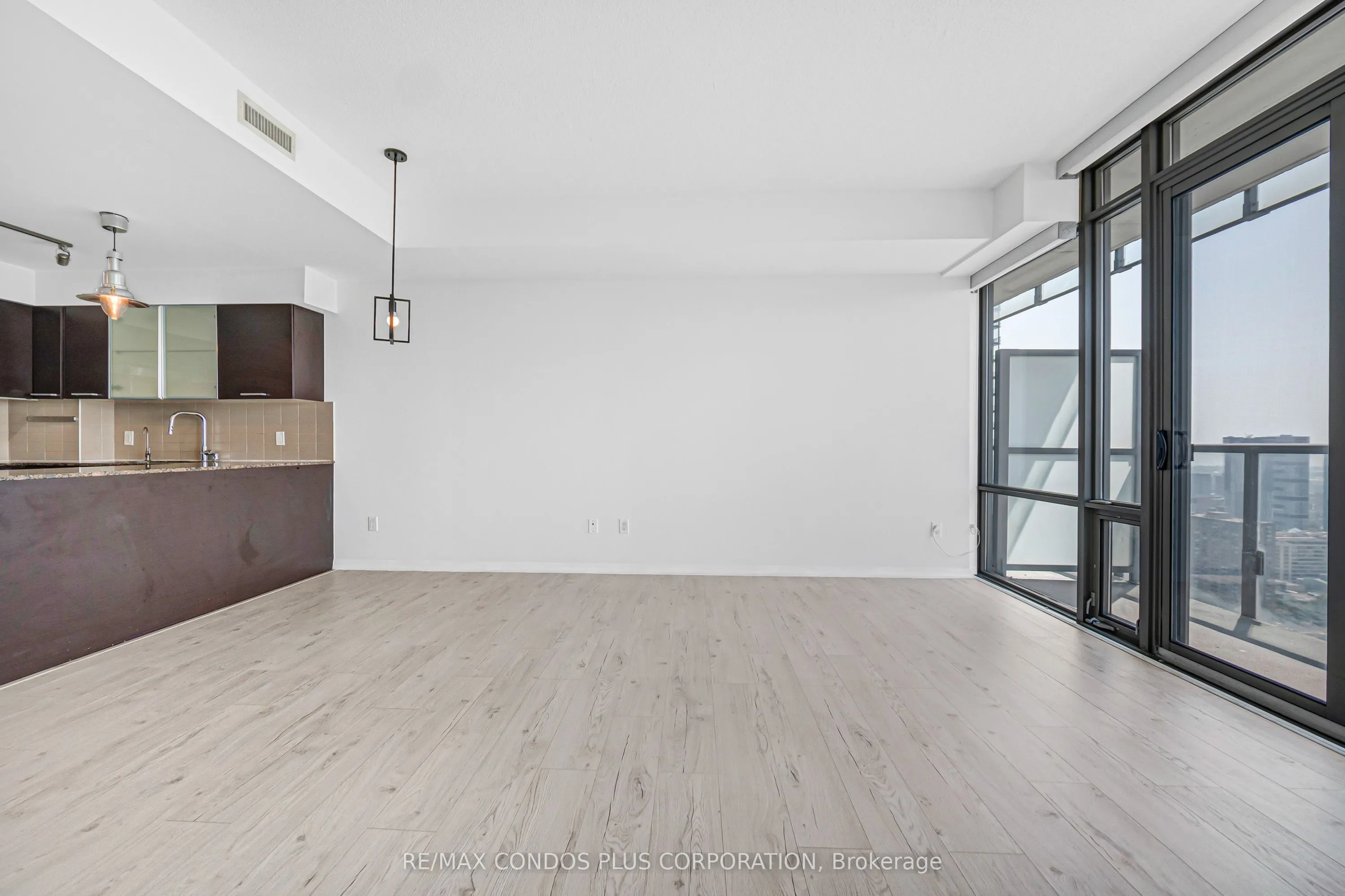 38 Grenville Street #4404