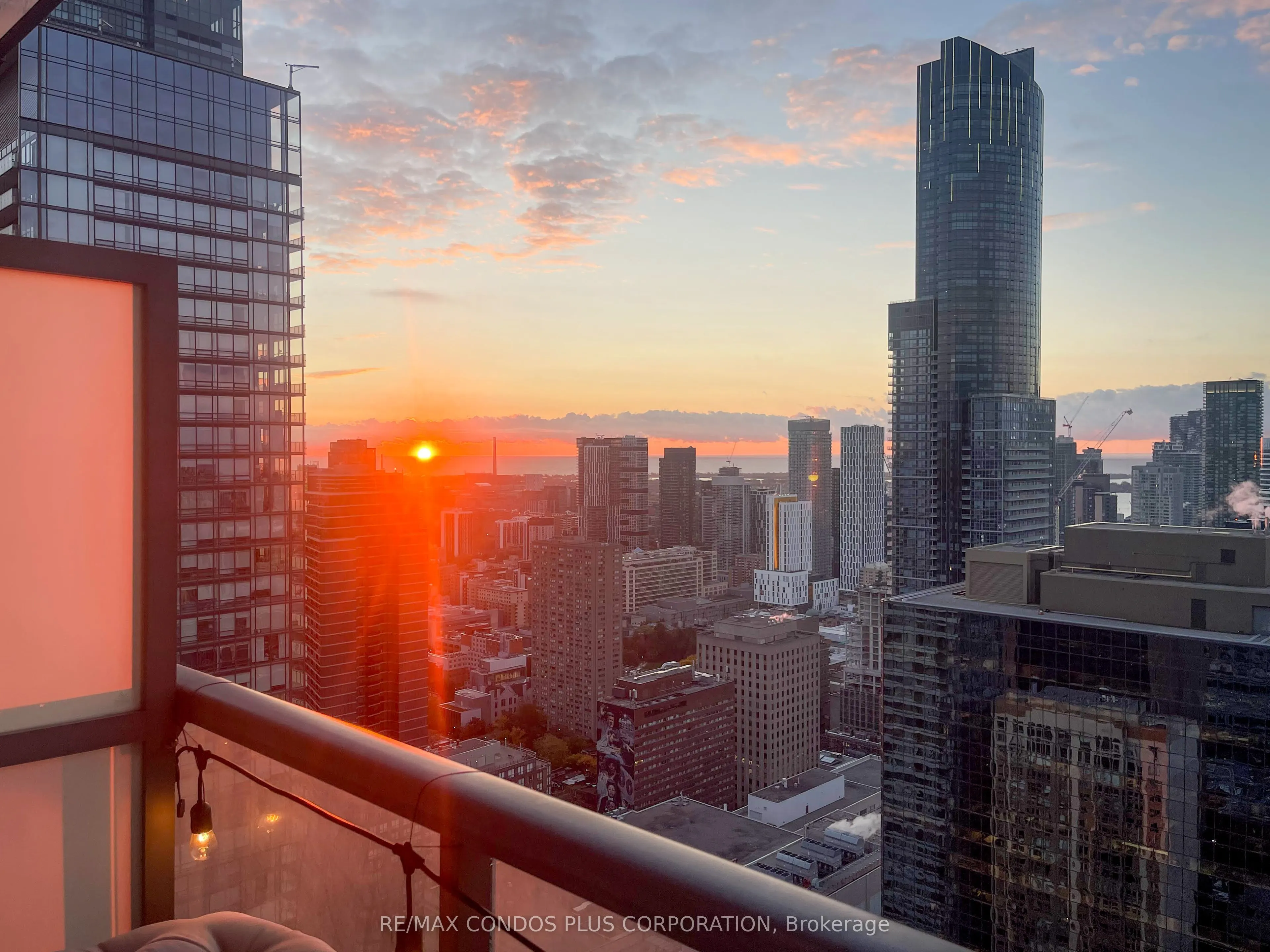 38 Grenville Street #4404