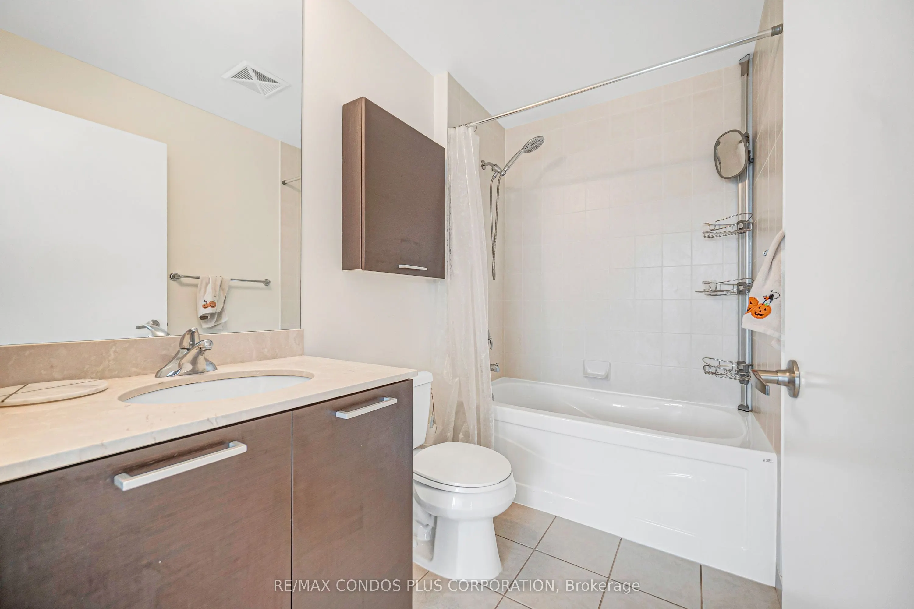 38 Grenville Street #4404