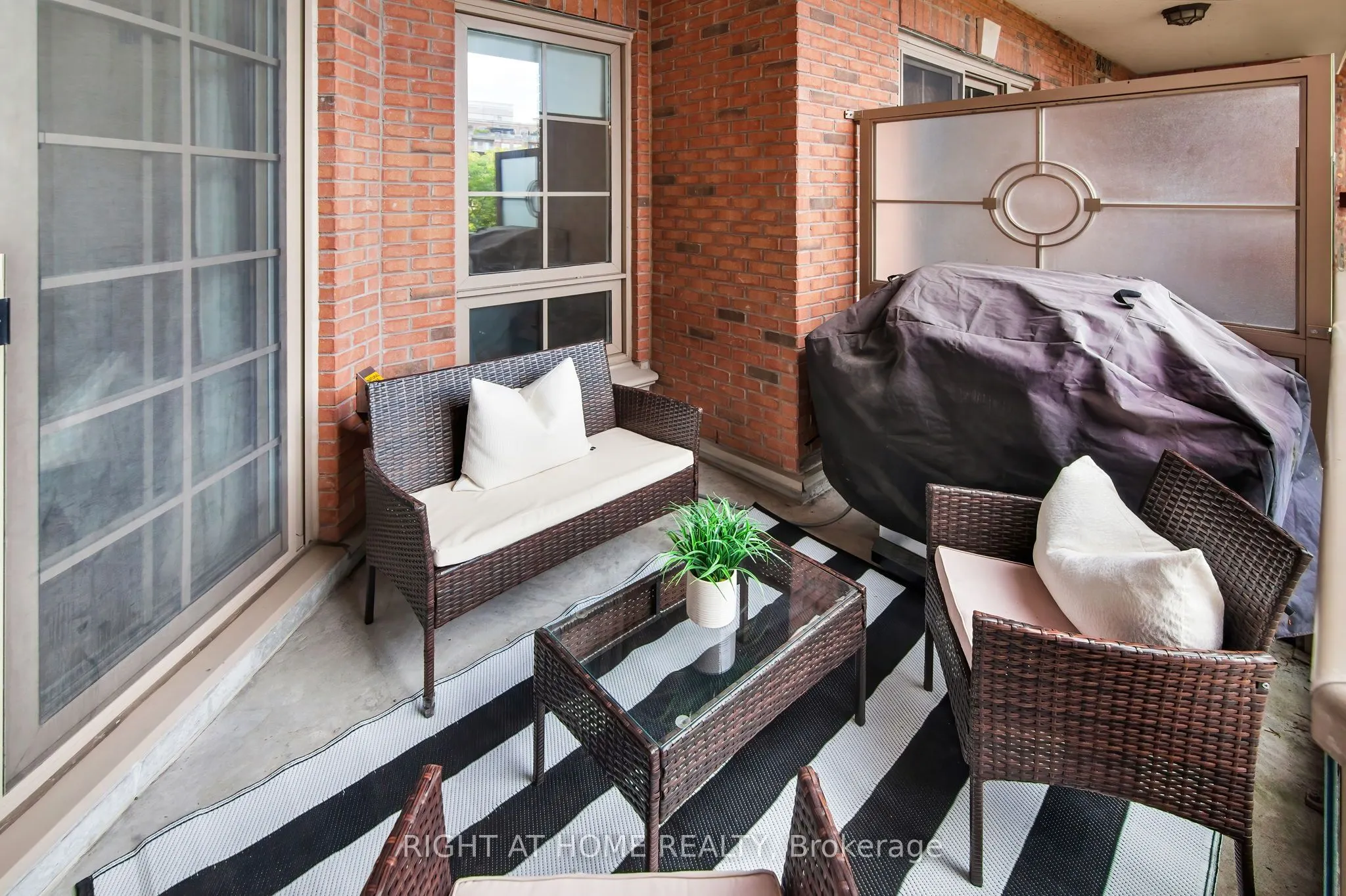 20 Burkebrook Place #306