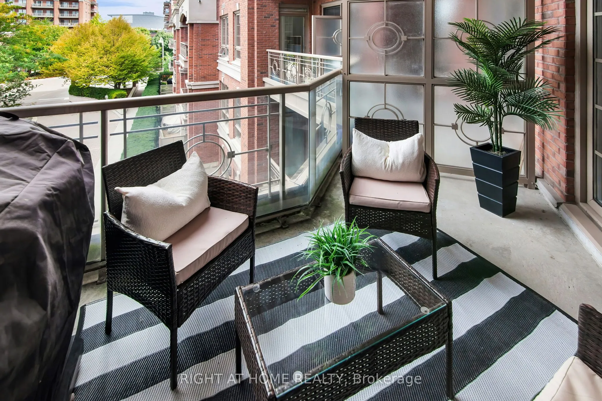 20 Burkebrook Place #306