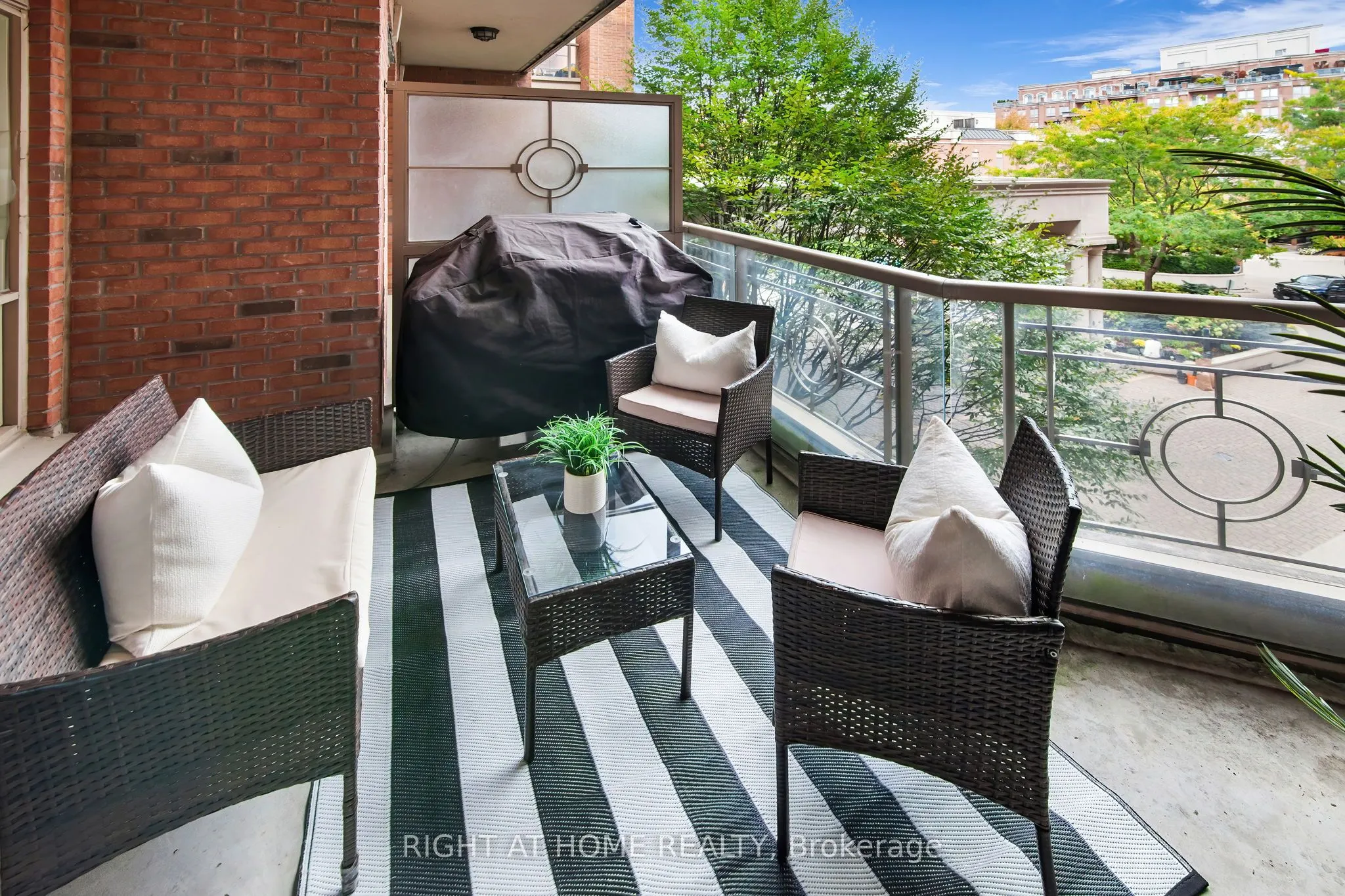 20 Burkebrook Place #306