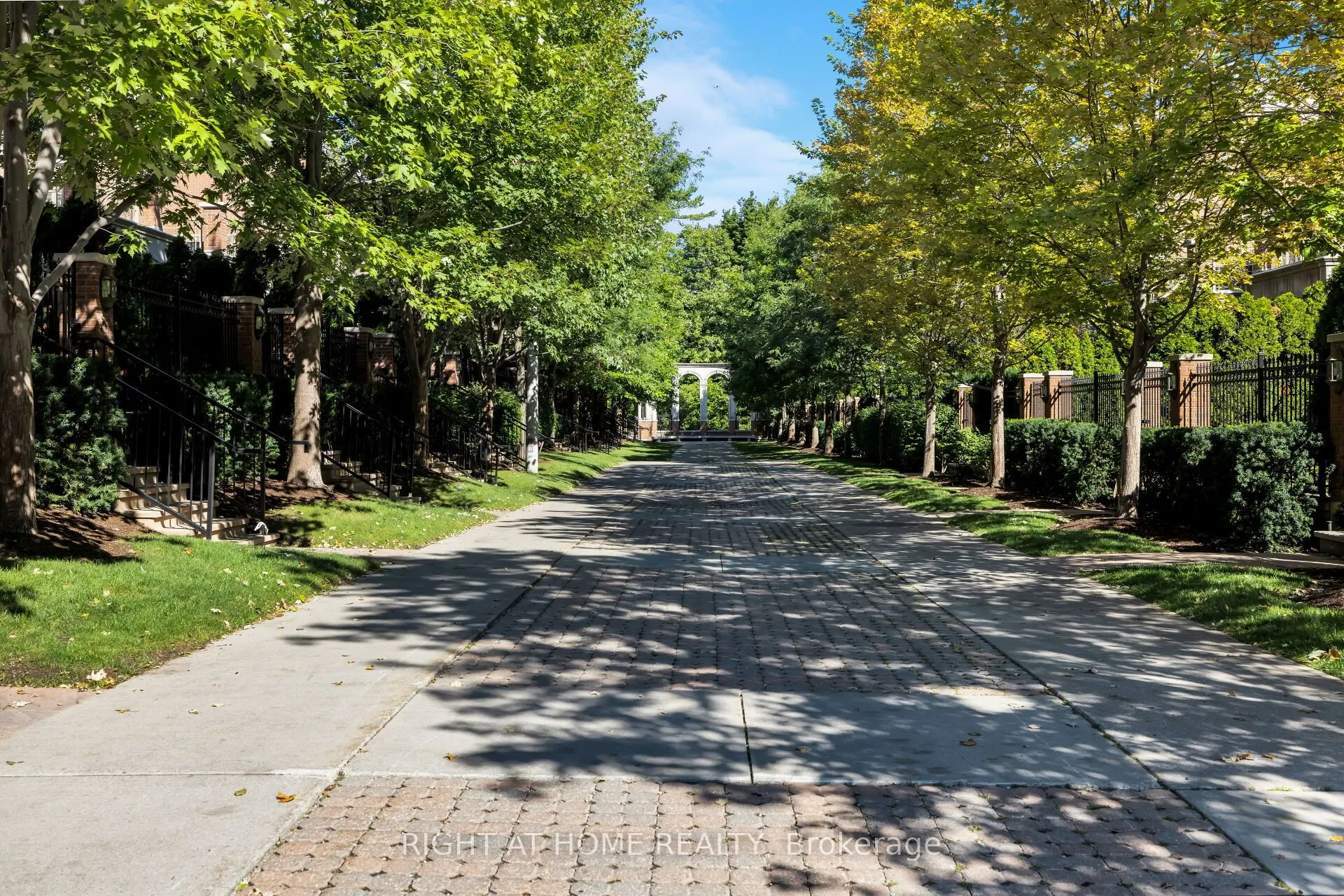 20 Burkebrook Place #306